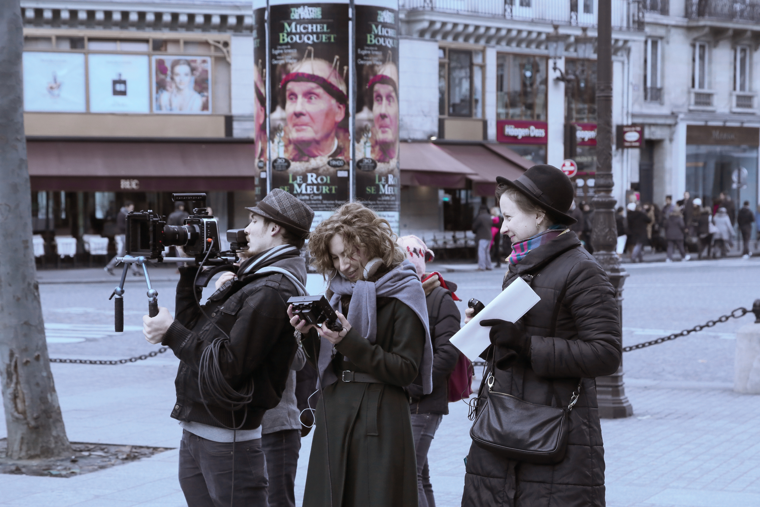 BIO, CRITIQUE ET CONTACT. Natalia Bogdanovska. Films et photographie corporate en France