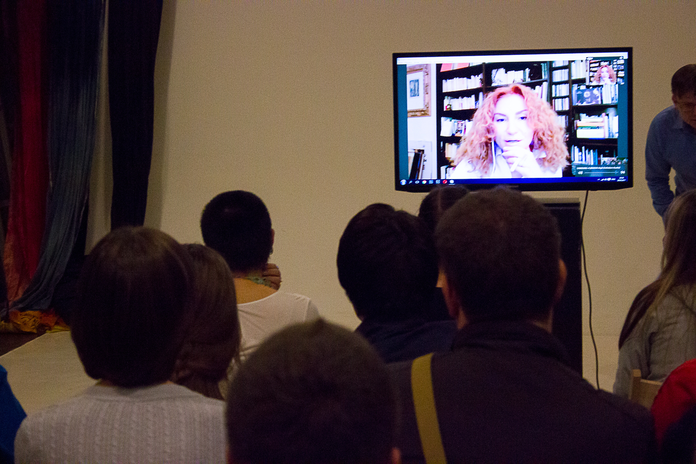 BIO, CRITIQUE ET CONTACT. Natalia Bogdanovska. Films et photographie corporate en France