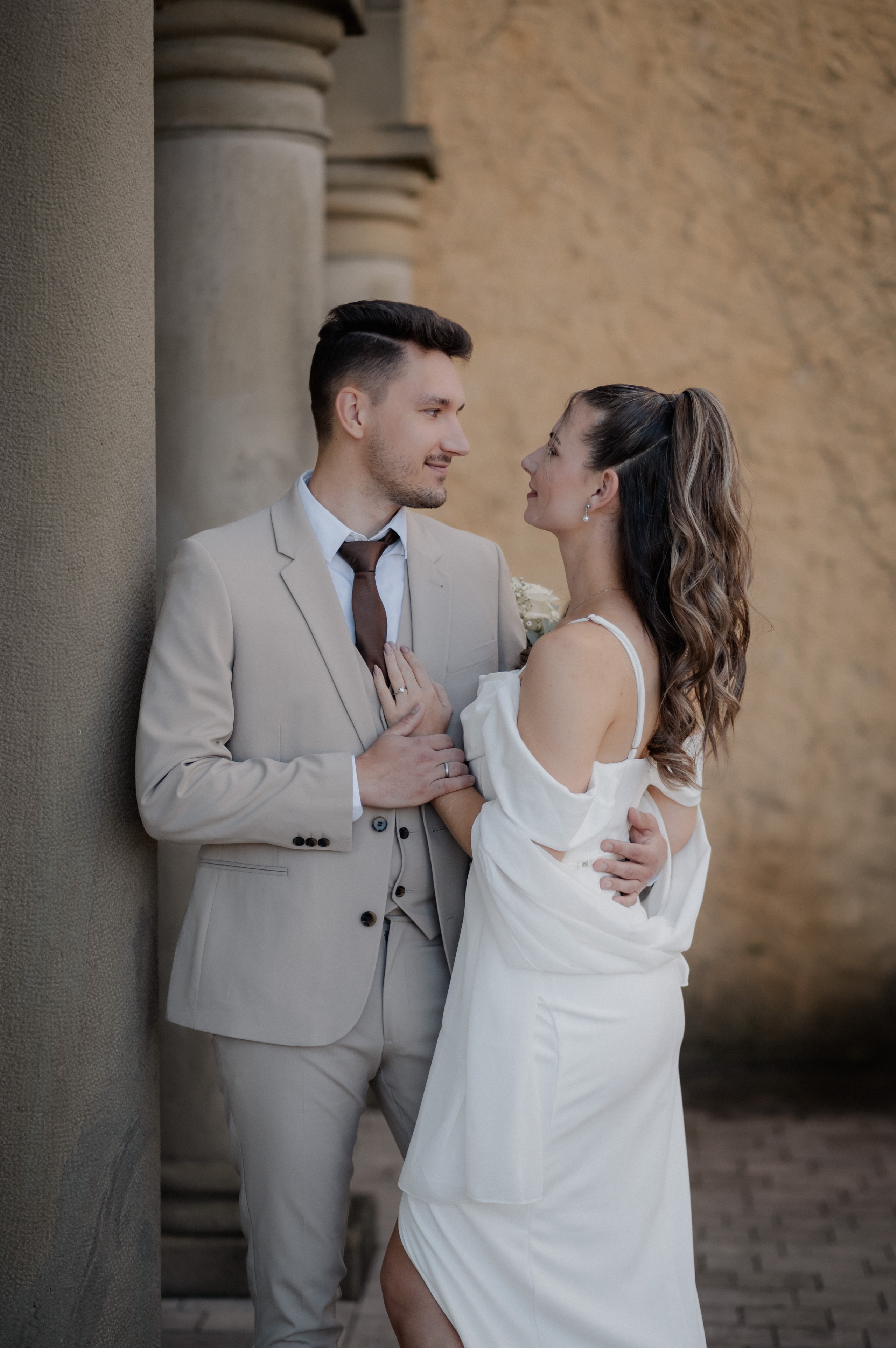 CIVIL WEDDING IN STADTSCHLOSS IN HERRIEDEN. Photographer in Nuremberg Irina Mehnert from Ansbach