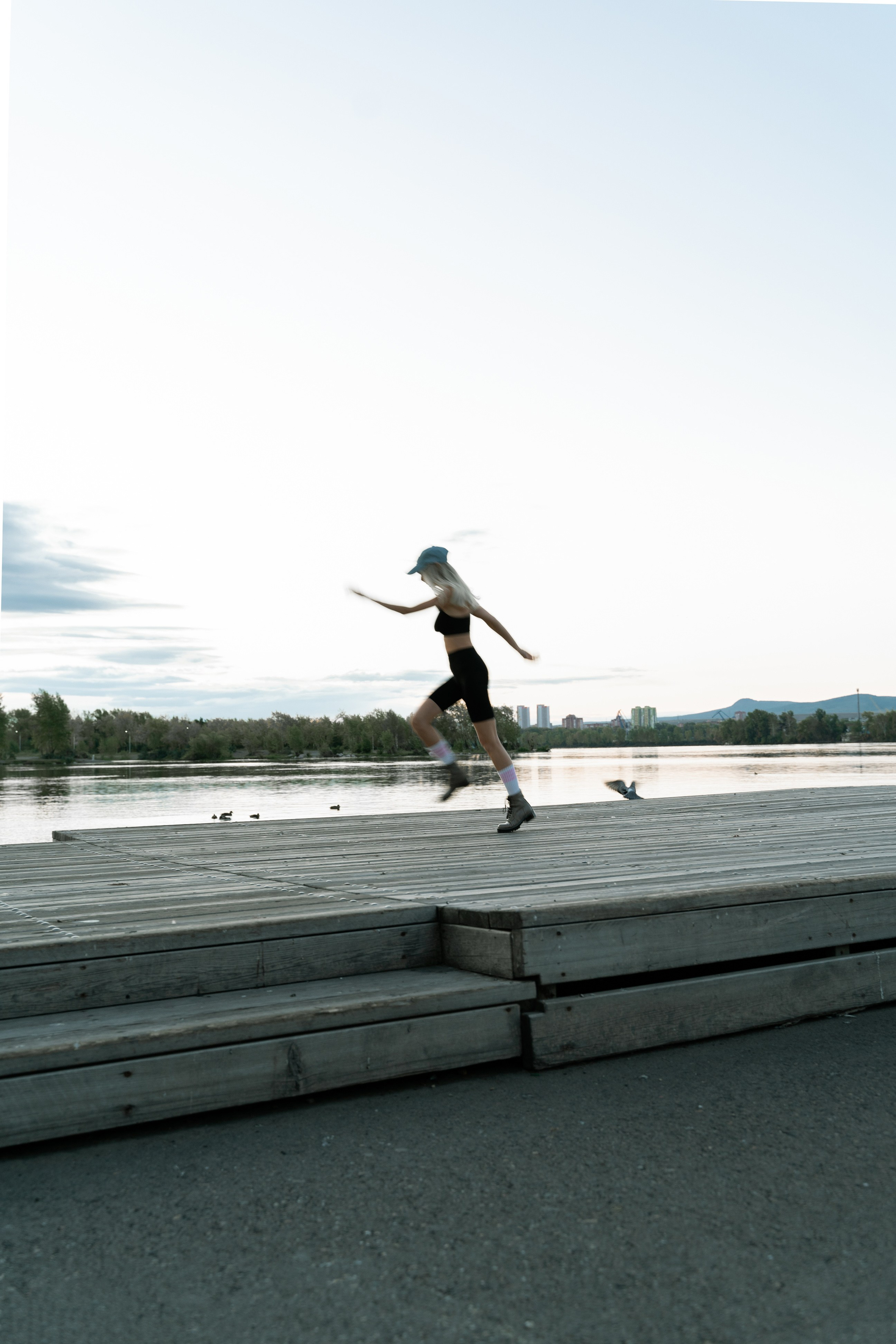 Рассвет. Стул. Фотограф в Барселоне Жанна Захарченко
