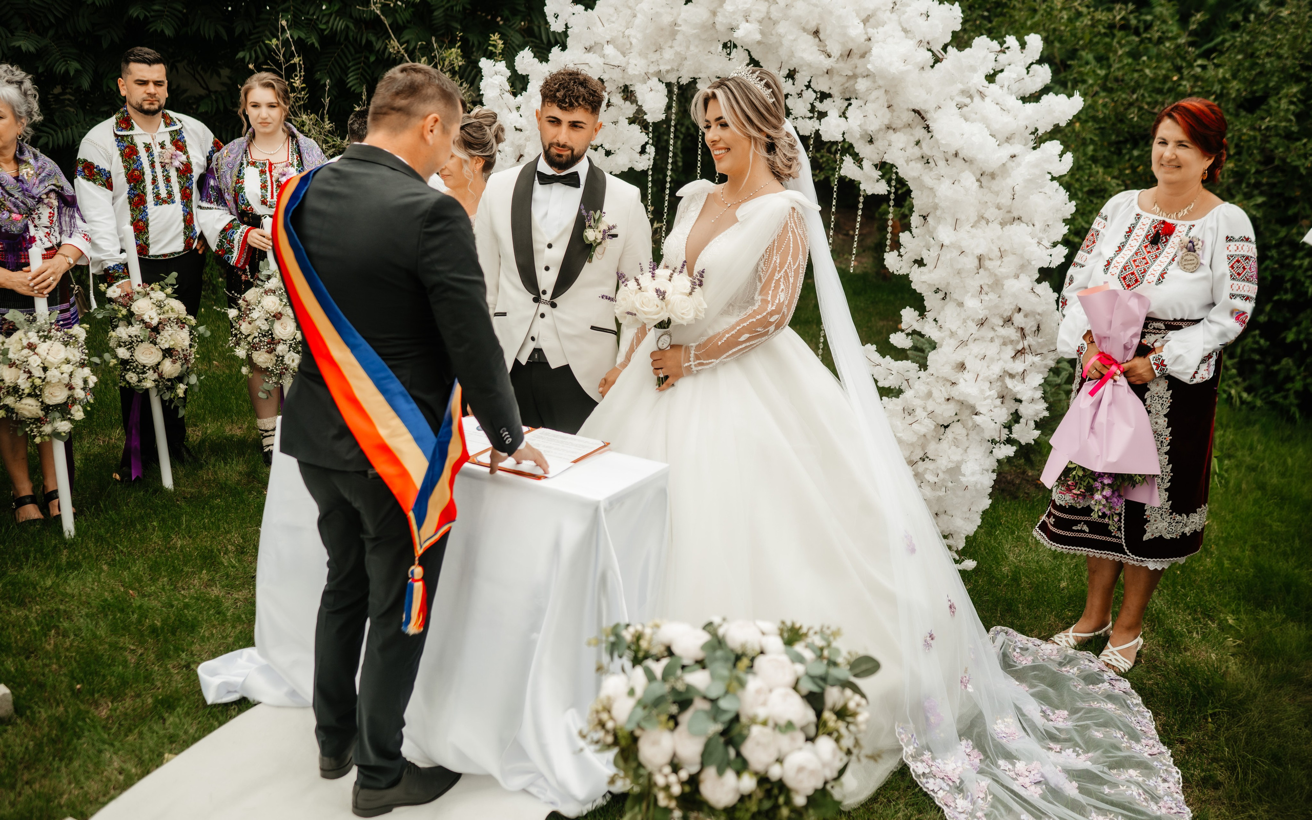 🤎 D a i a n a & D a n i e l - Wedding Day Preview. Wedding & Family Photographer