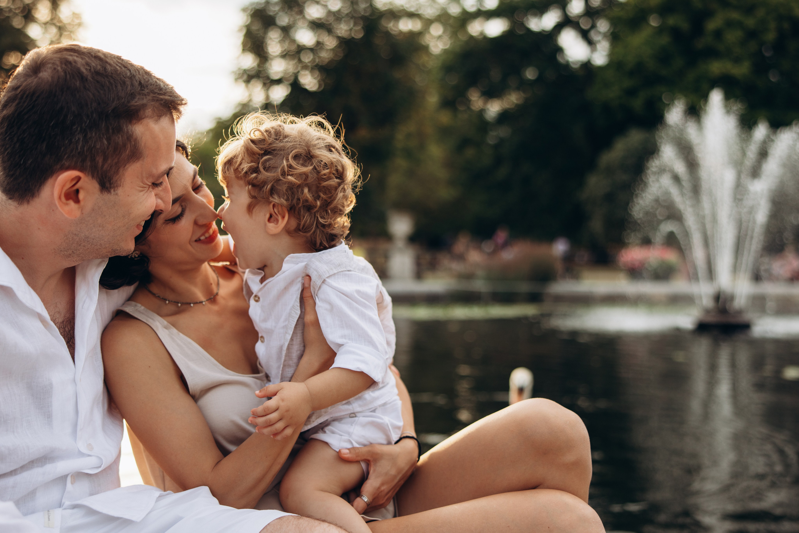 Valerik with parents (Hyde park). Anastasia Klink, Photographer in London