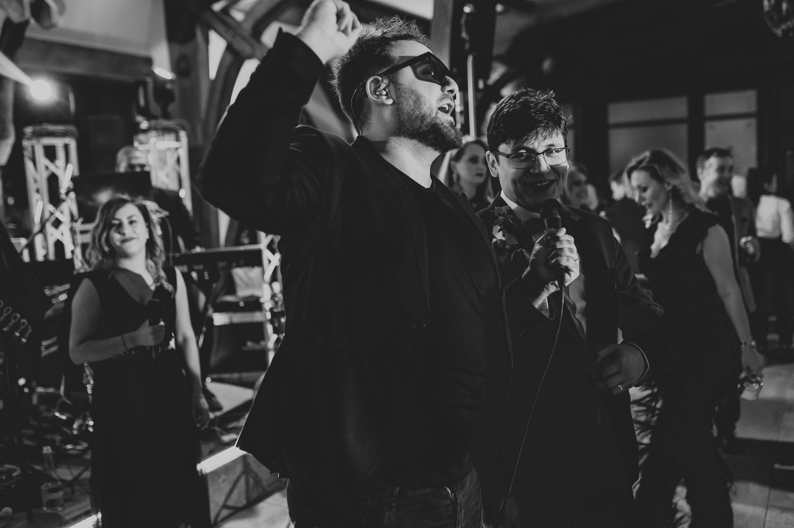 Fotograf profesionist de nuntă. Cu o abordare creativă și tehnici unice, spunem povestea voastră prin imagini pline de iubire și naturalețe. Descoperă arta fotografiei de nuntă . Fotograf Iasi, fotograf de nunta Suceava. Fotografii de nuntă. Pachet fotografii de nuntă. Fotograf Iasi, fotograf Suceava, fotograf Botosani, fotograf Romania. Servicii foto nuntă. Servicii foto-video.