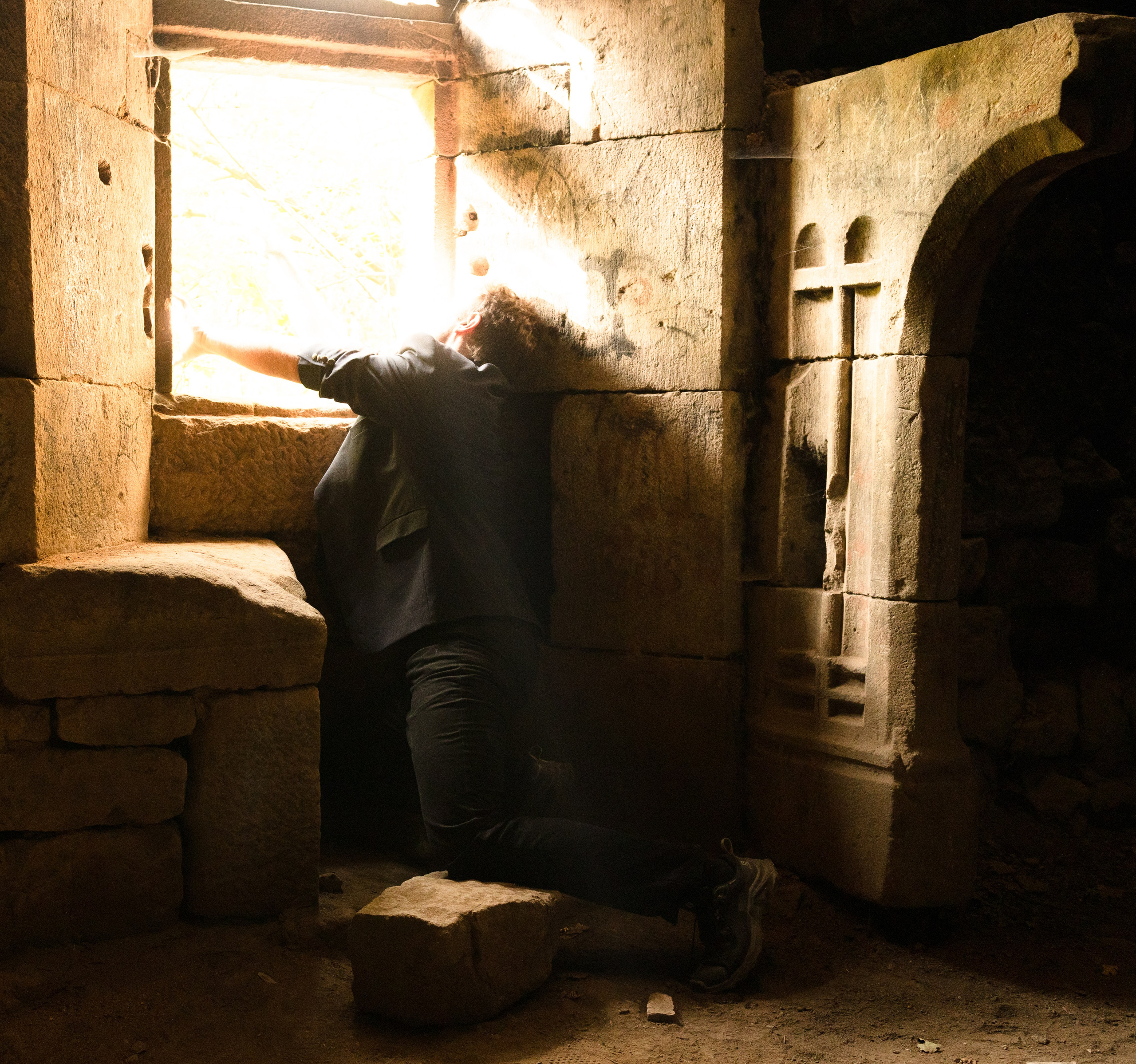 Portrait du portfolio d’un acteur Avignon Provence France. Histoires d’amour, séances photos de famille et de mariage en France