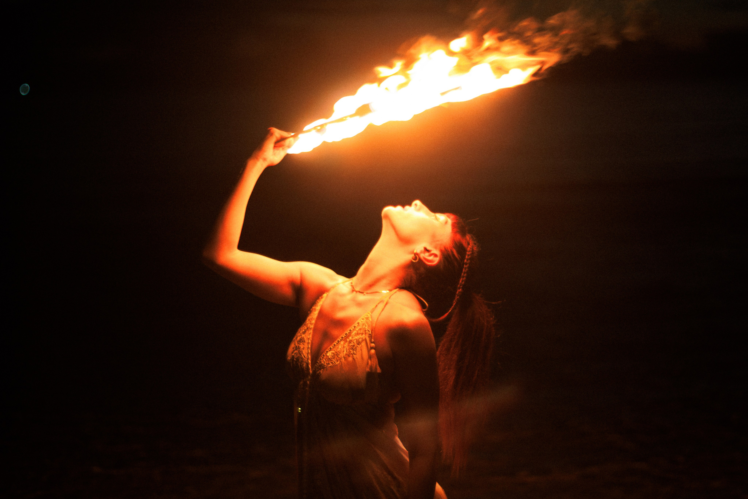 Jana the Fire dancer. Photographer in Greece Kristina