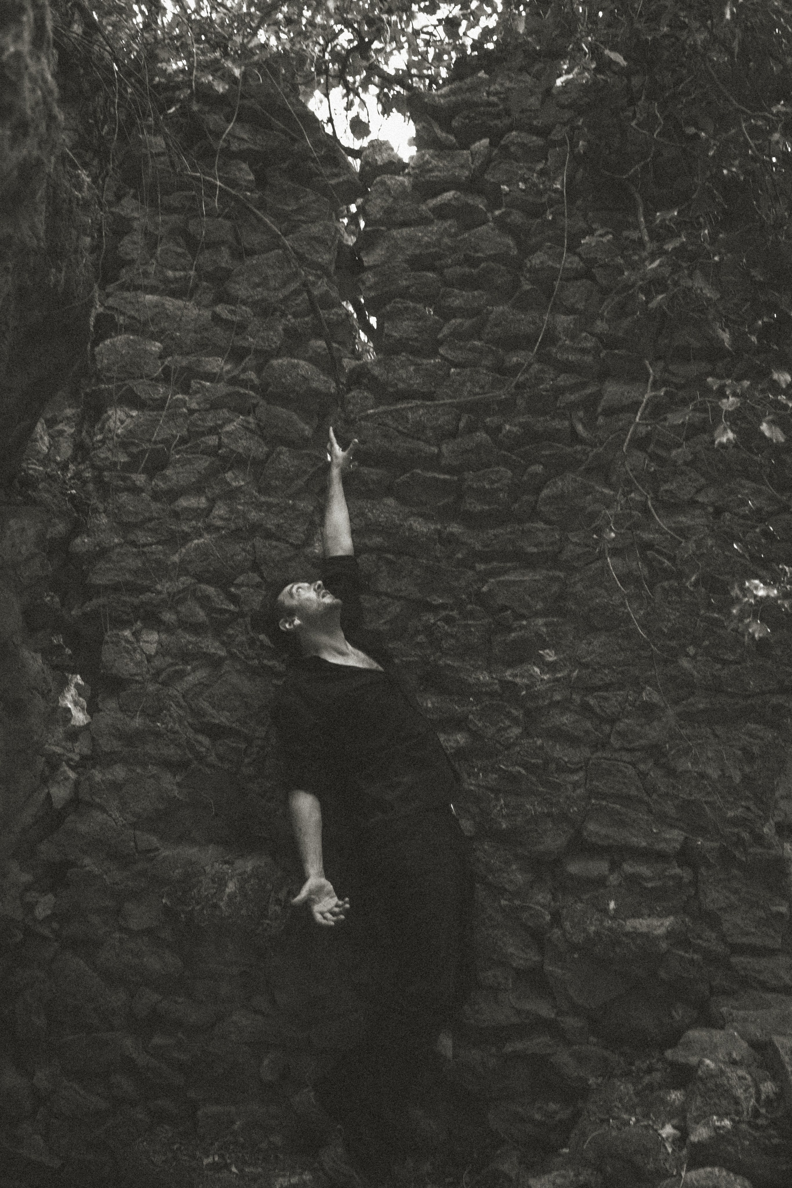 Portrait du portfolio d’un acteur Avignon Provence France. Histoires d’amour, séances photos de famille et de mariage en France