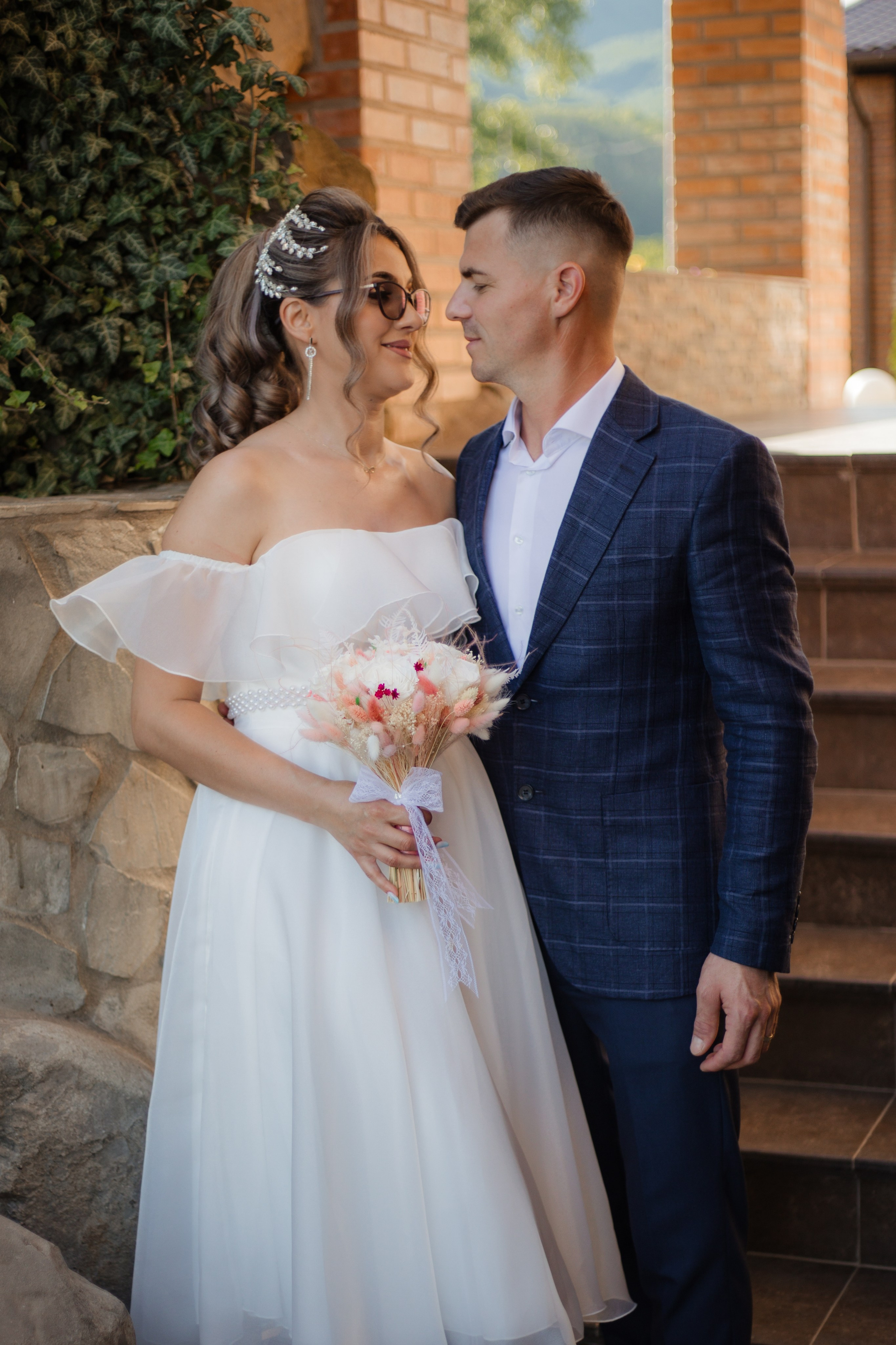 Oana & Vasile. Fotograf si videograf — evenimente si studio