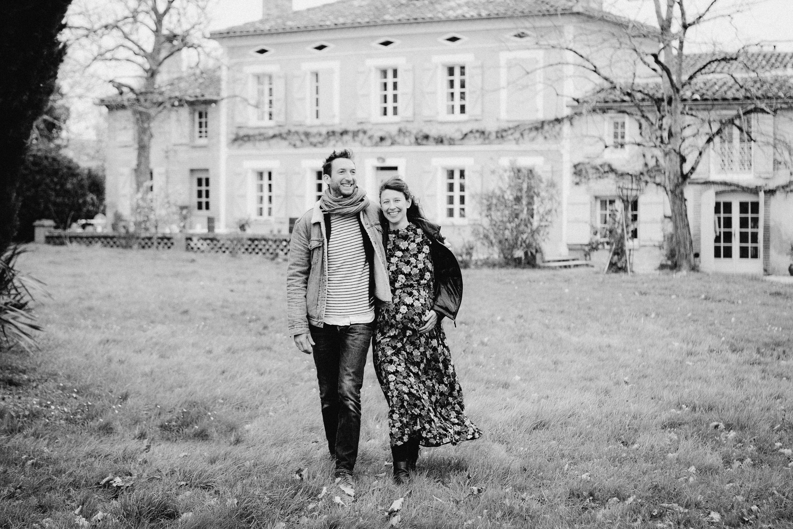 Maternity and newborn photo sessions. Eugenie Smirnova — wedding, corporate and lifestyle photographer in Toulouse and Southwest France