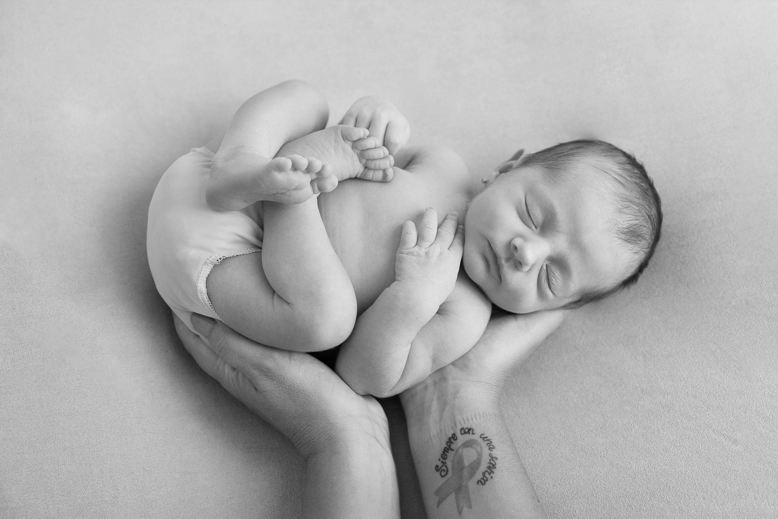 Newborn * Recién Nacidos. Fotografía de Eventos, Embarazo y Familiar en Pirineos