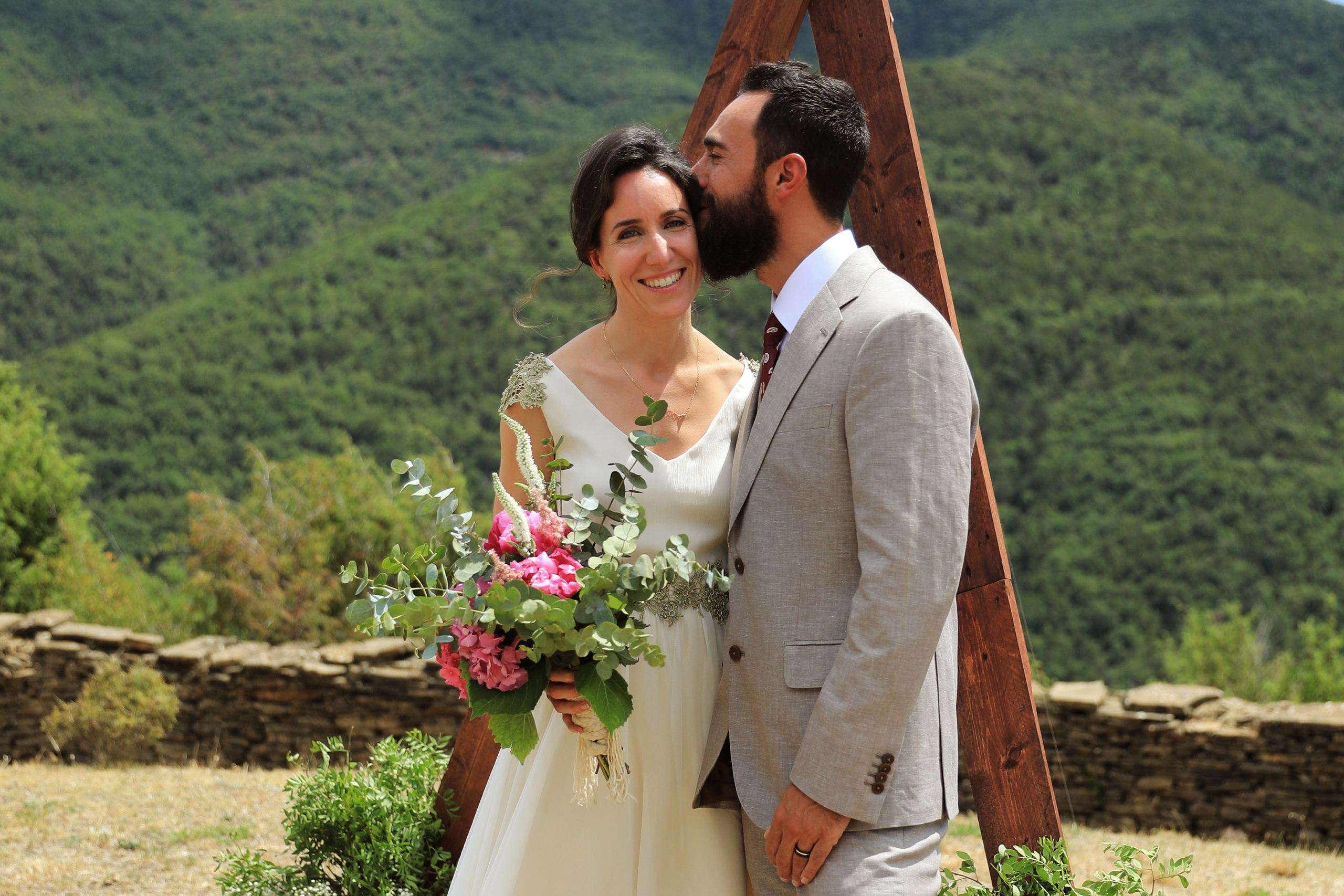 «Alto en la montaña, contigo». Fotografía de Eventos, Embarazo y Familiar en Pirineos