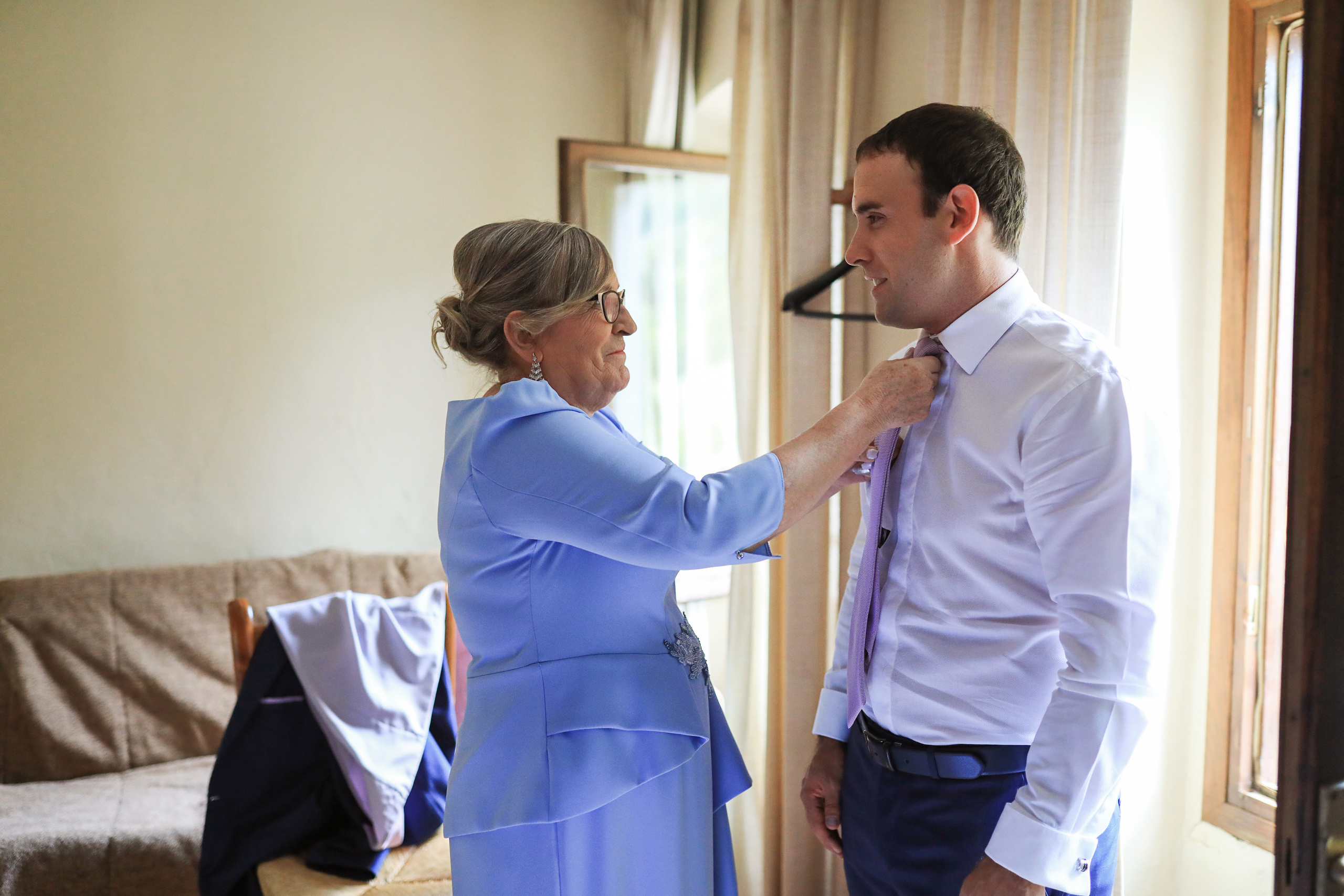 ~Él~. Fotografía de Eventos, Embarazo y Familiar en Pirineos