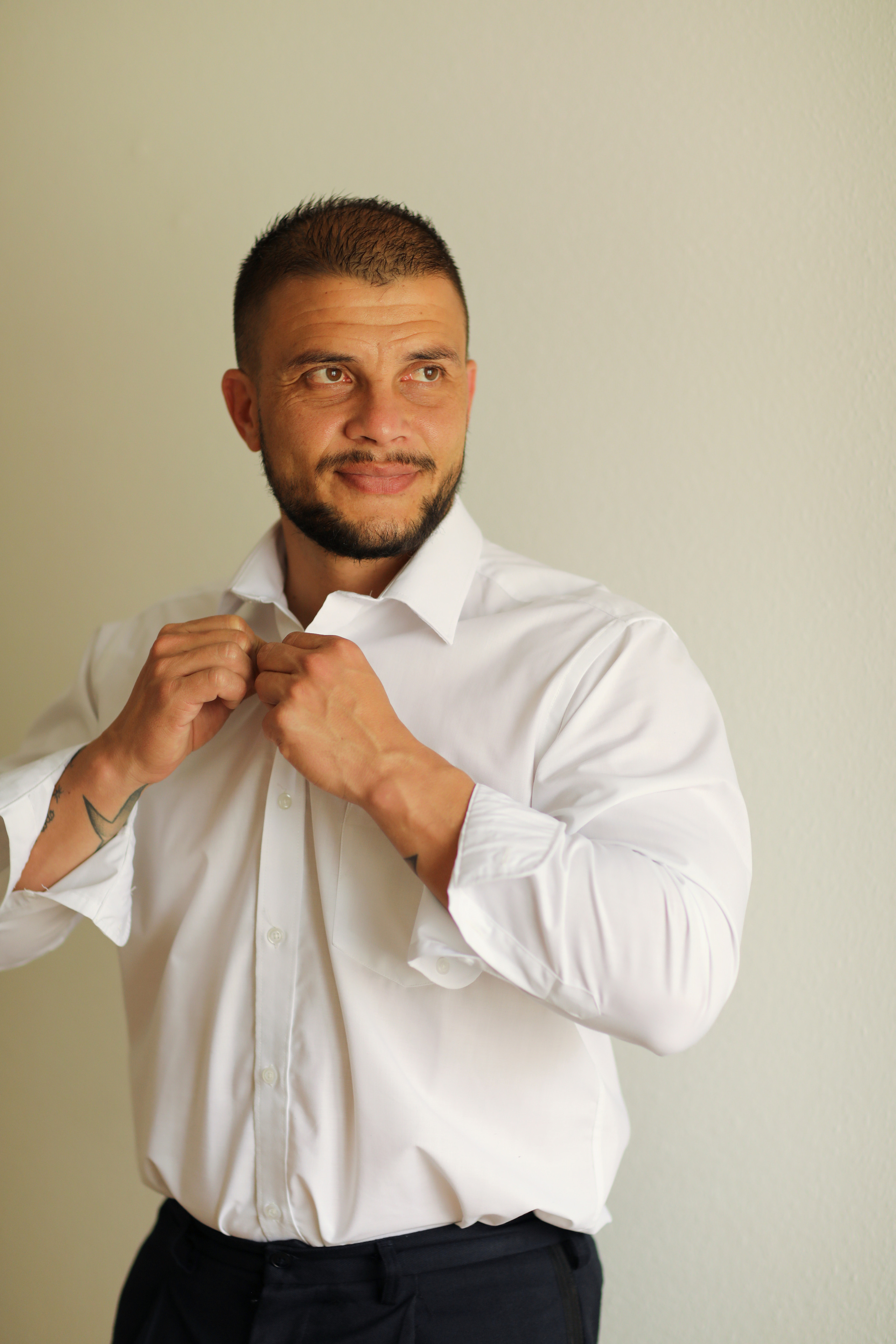 ~Él~. Fotografía de Eventos, Embarazo y Familiar en Pirineos