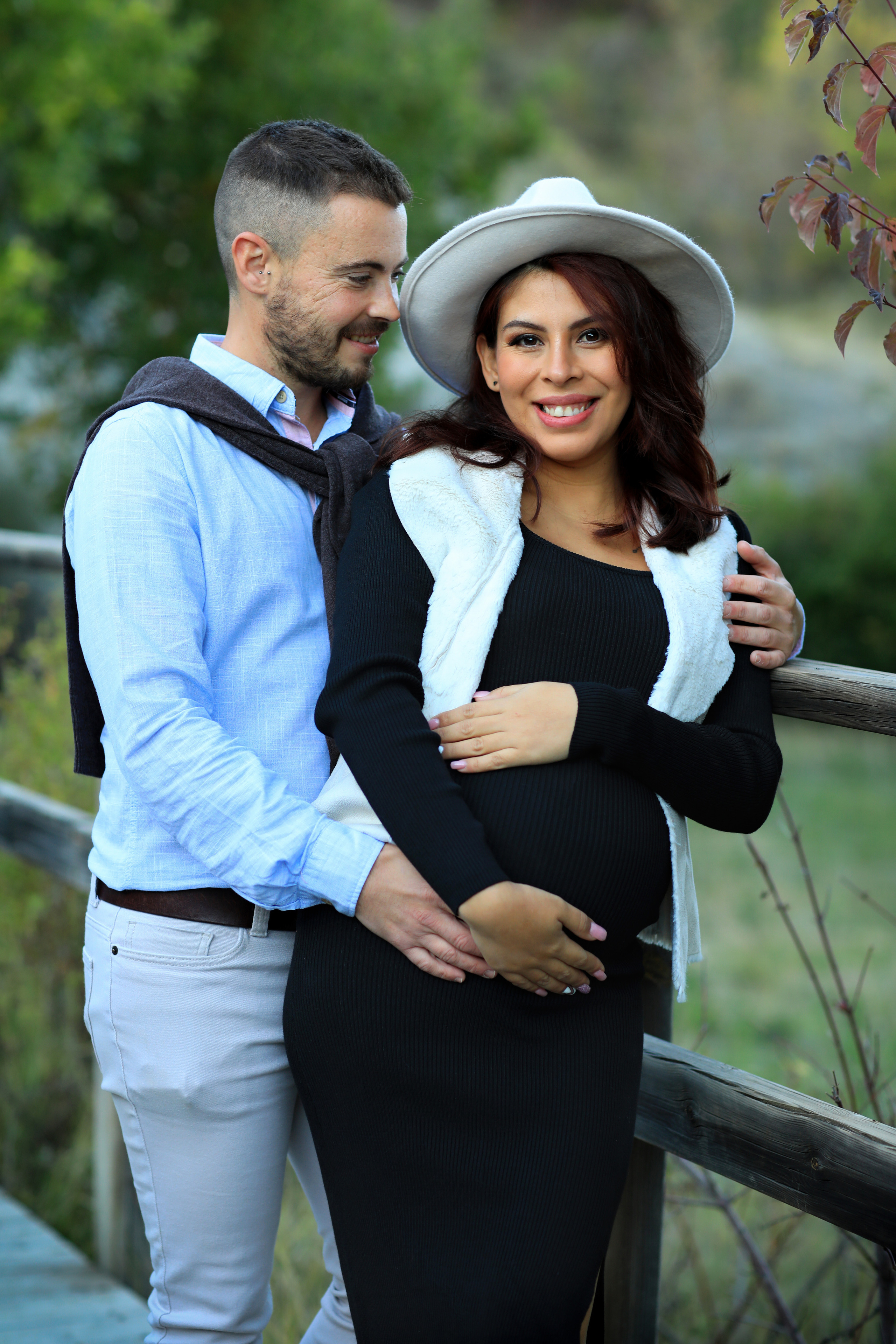 Premamá en Exterior. Fotografía de Eventos, Embarazo y Familiar en Pirineos