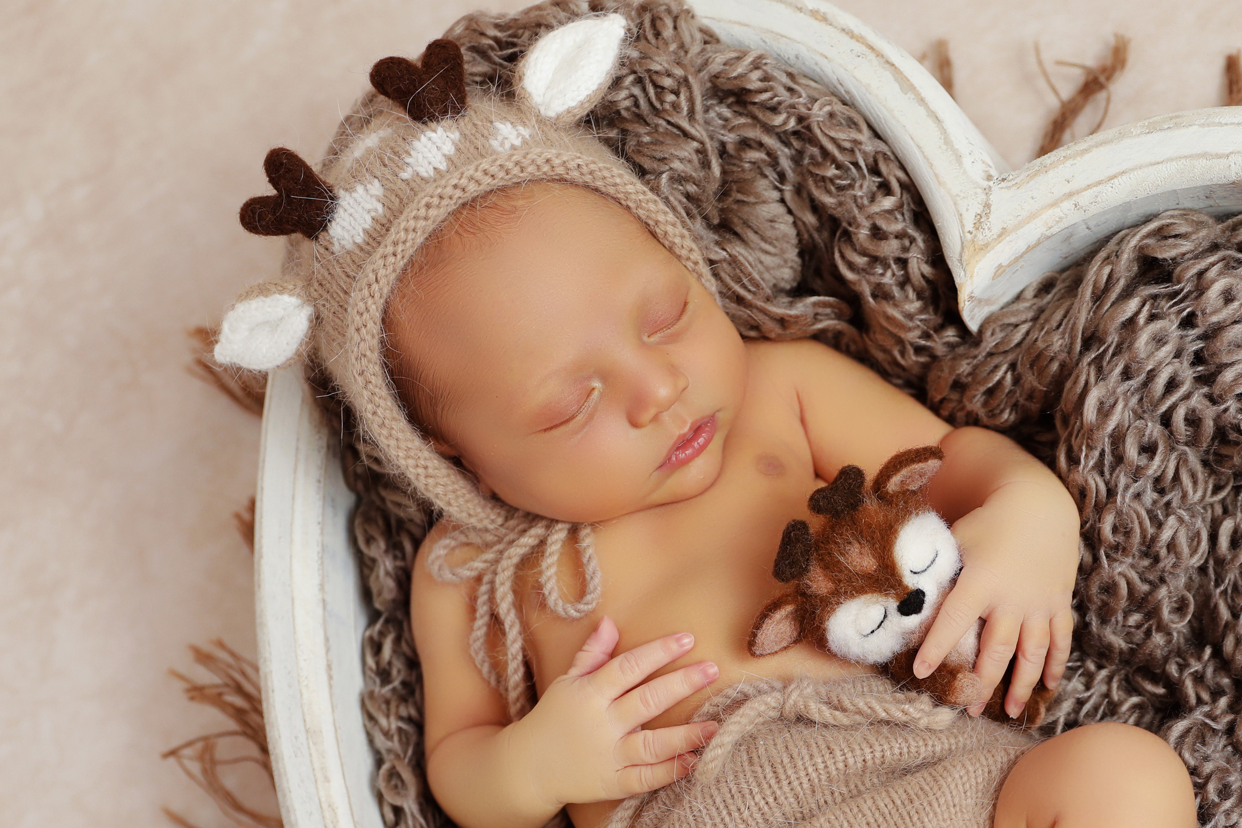 Newborn * Recién Nacidos. Fotografía de Eventos, Embarazo y Familiar en Pirineos