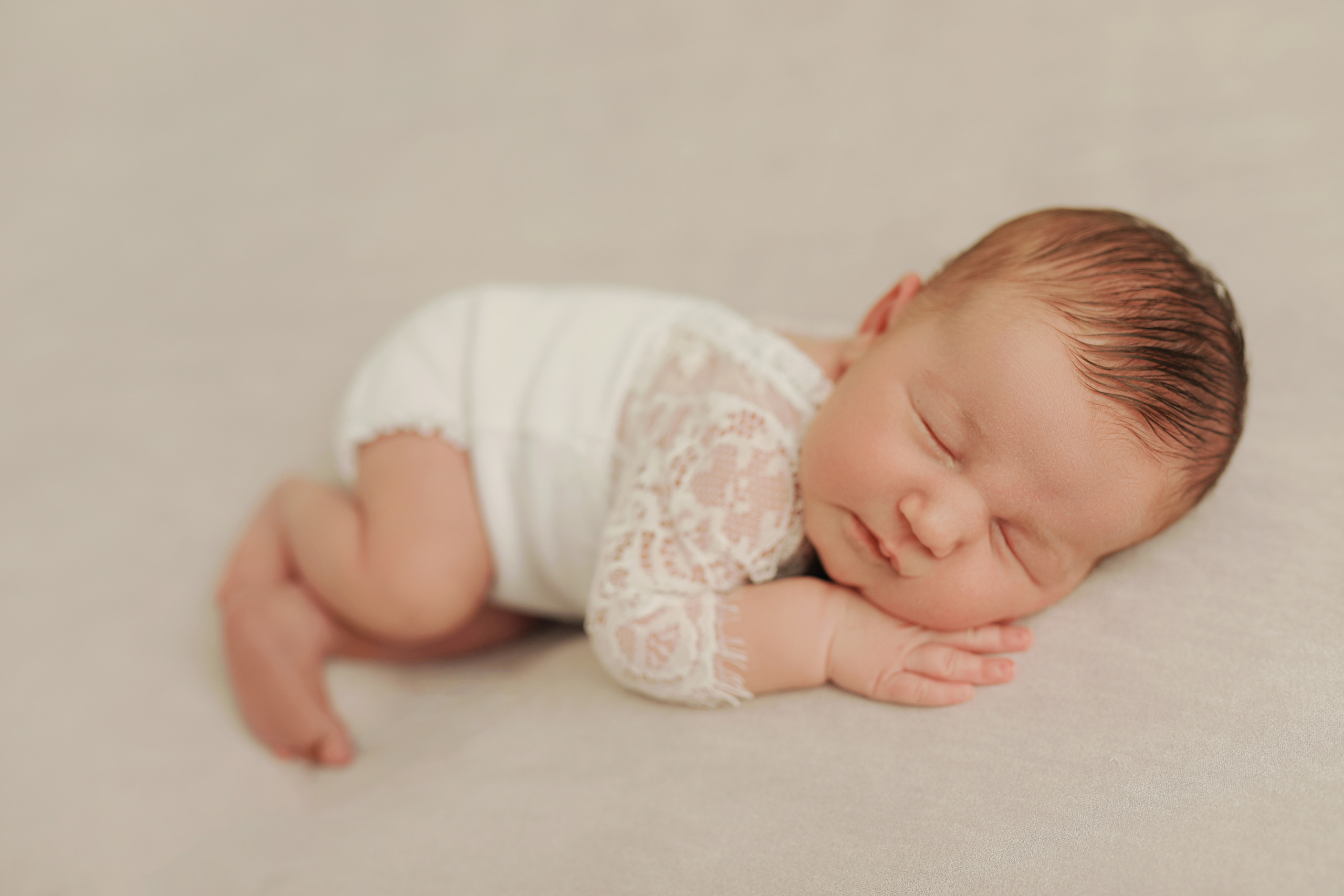 Newborn * Recién Nacidos. Fotografía de Eventos, Embarazo y Familiar en Pirineos