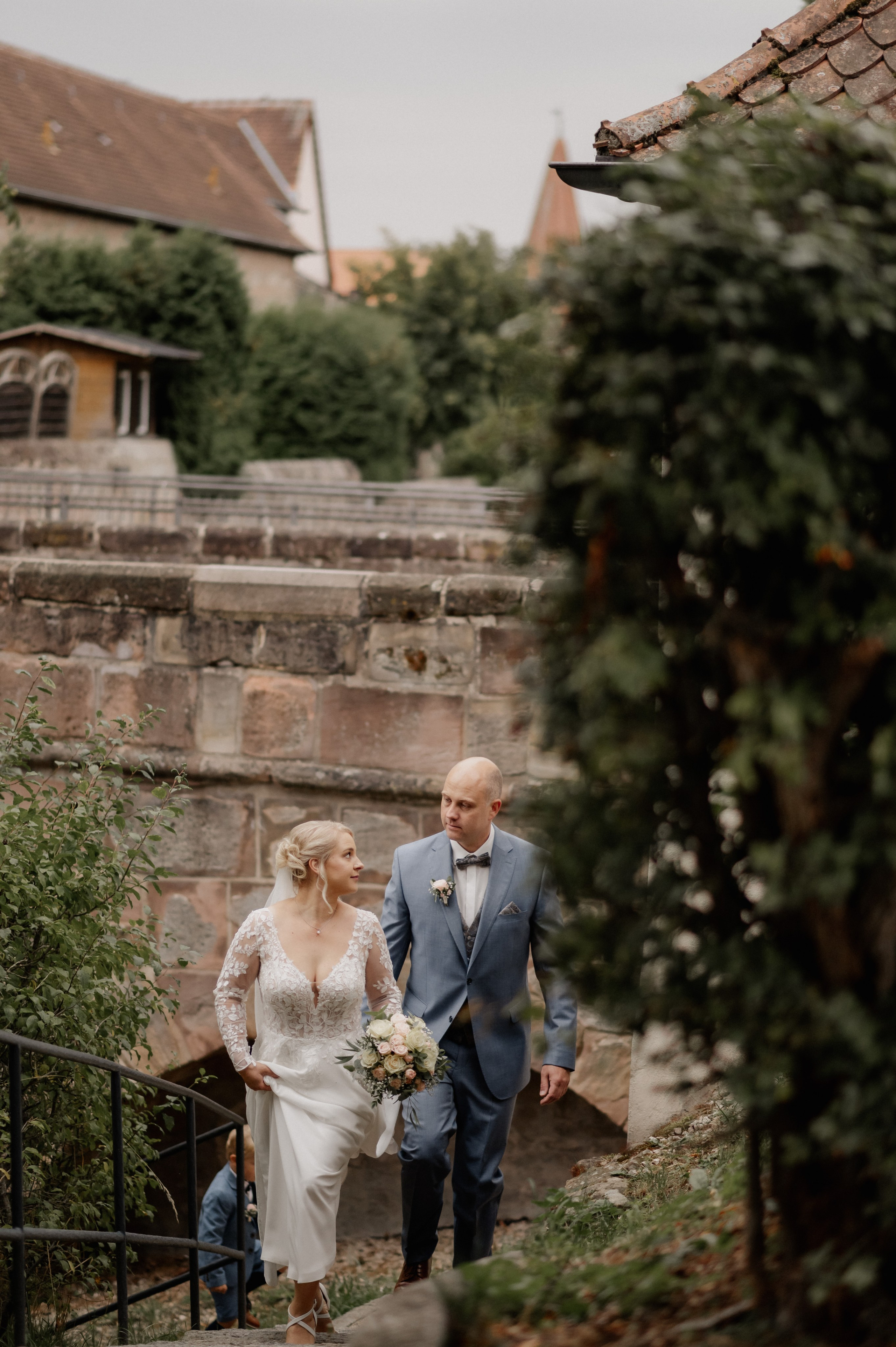PRE-WEDDING IN WOLFRAMS-ESCHENBACH. Photographer in Nuremberg Irina Mehnert from Ansbach