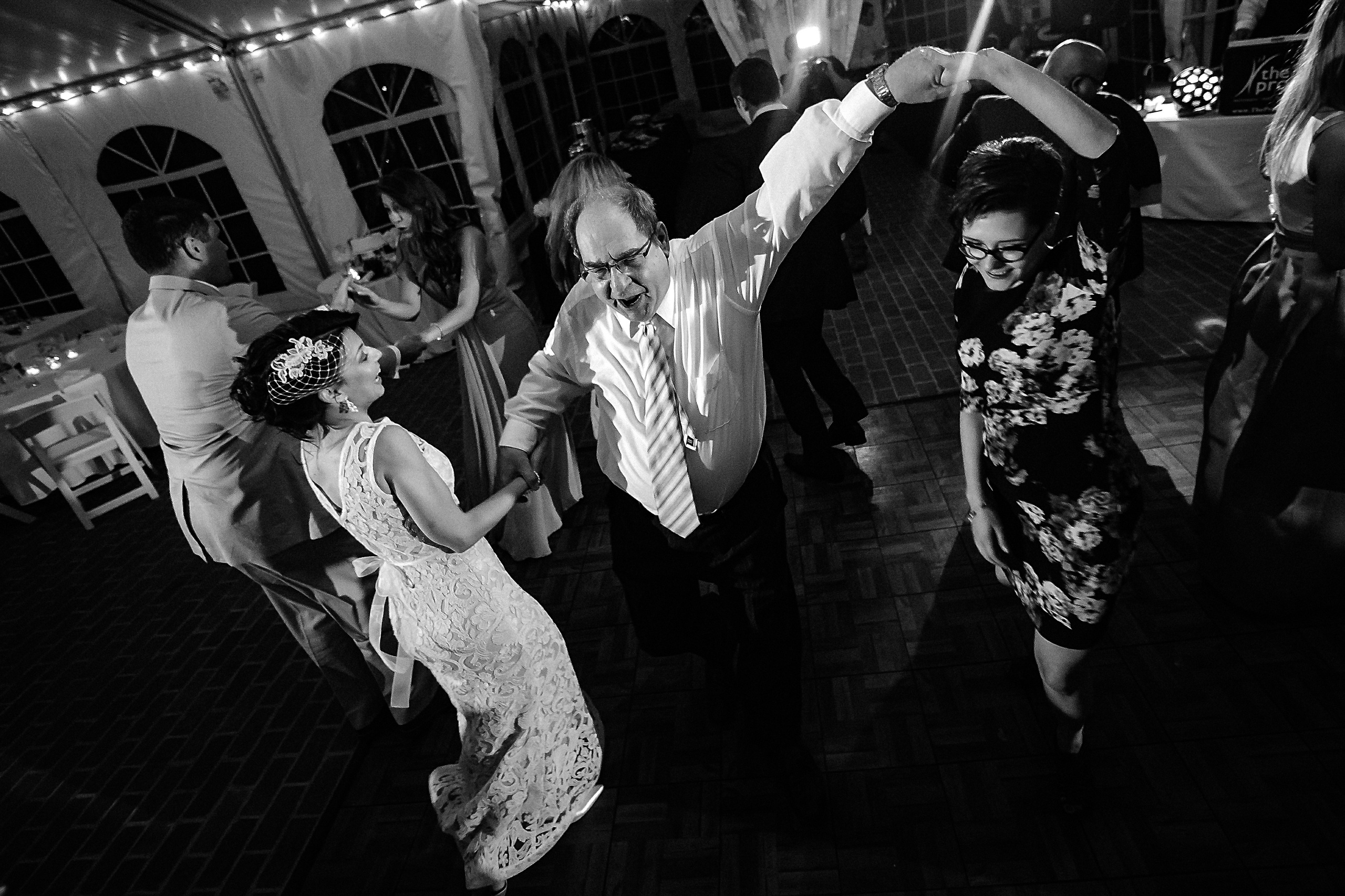 Фотограф в Ирландии Дублин свадьба утро фотки лучший топ свадебный красивая невеста гости танцы