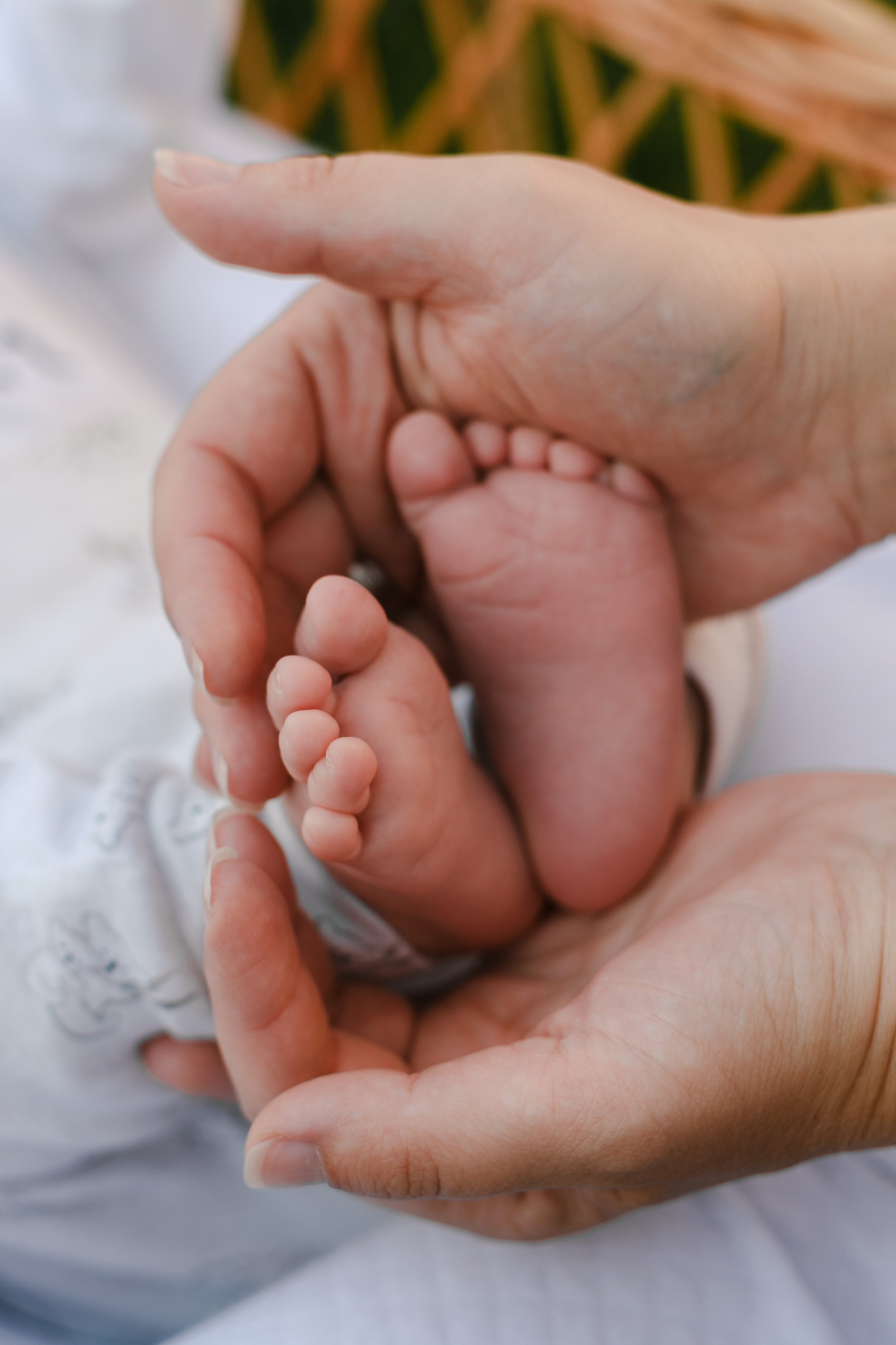 Fotografía de los pies de un bebé en Valencia.