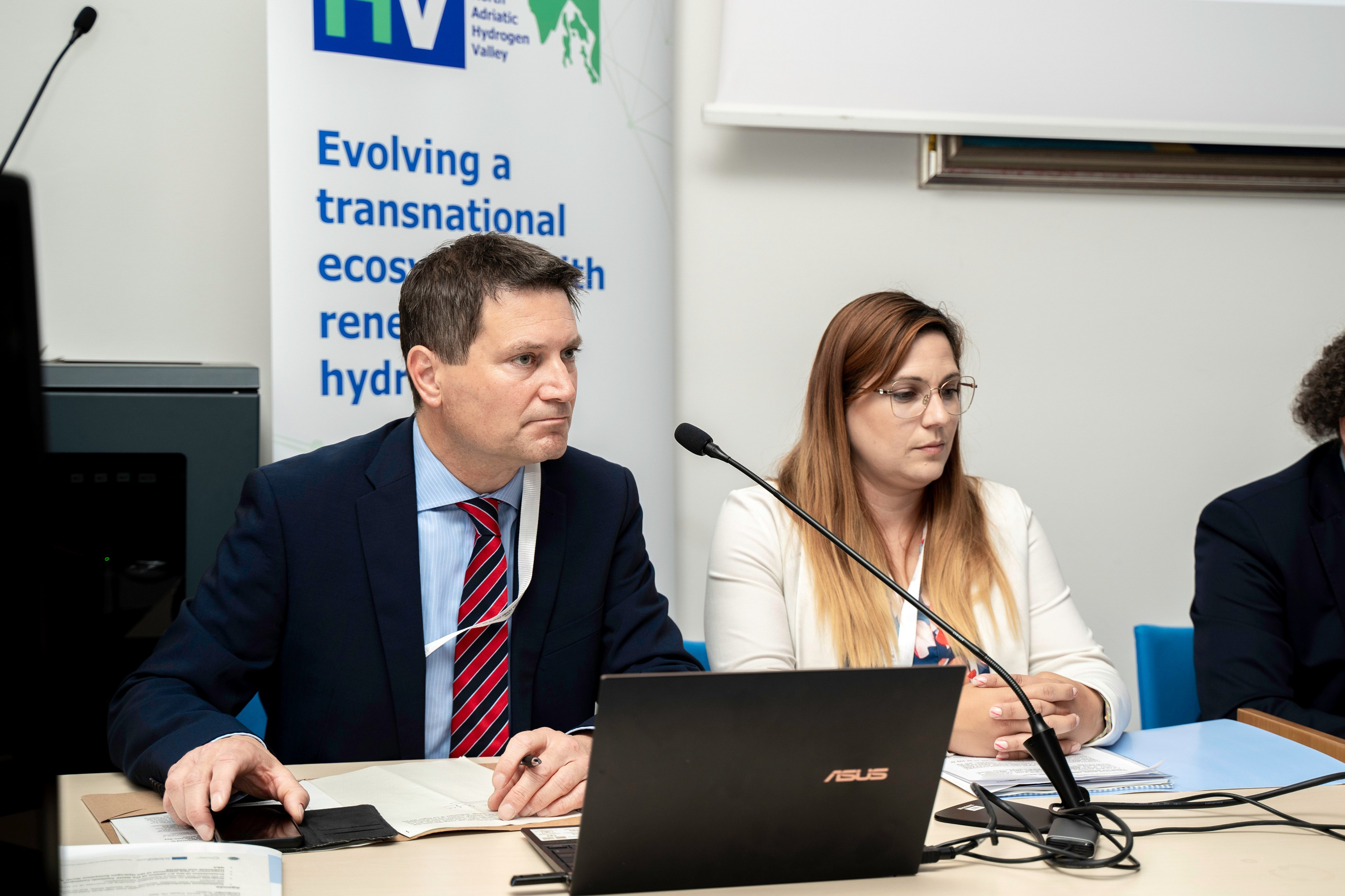 Fotografiranje dogodkov. Fotografinja in videografinja Mariia Bortiakova iz Slovenije: fotografiranje dogodkov, portretov in snemanje videov po vsej Sloveniji