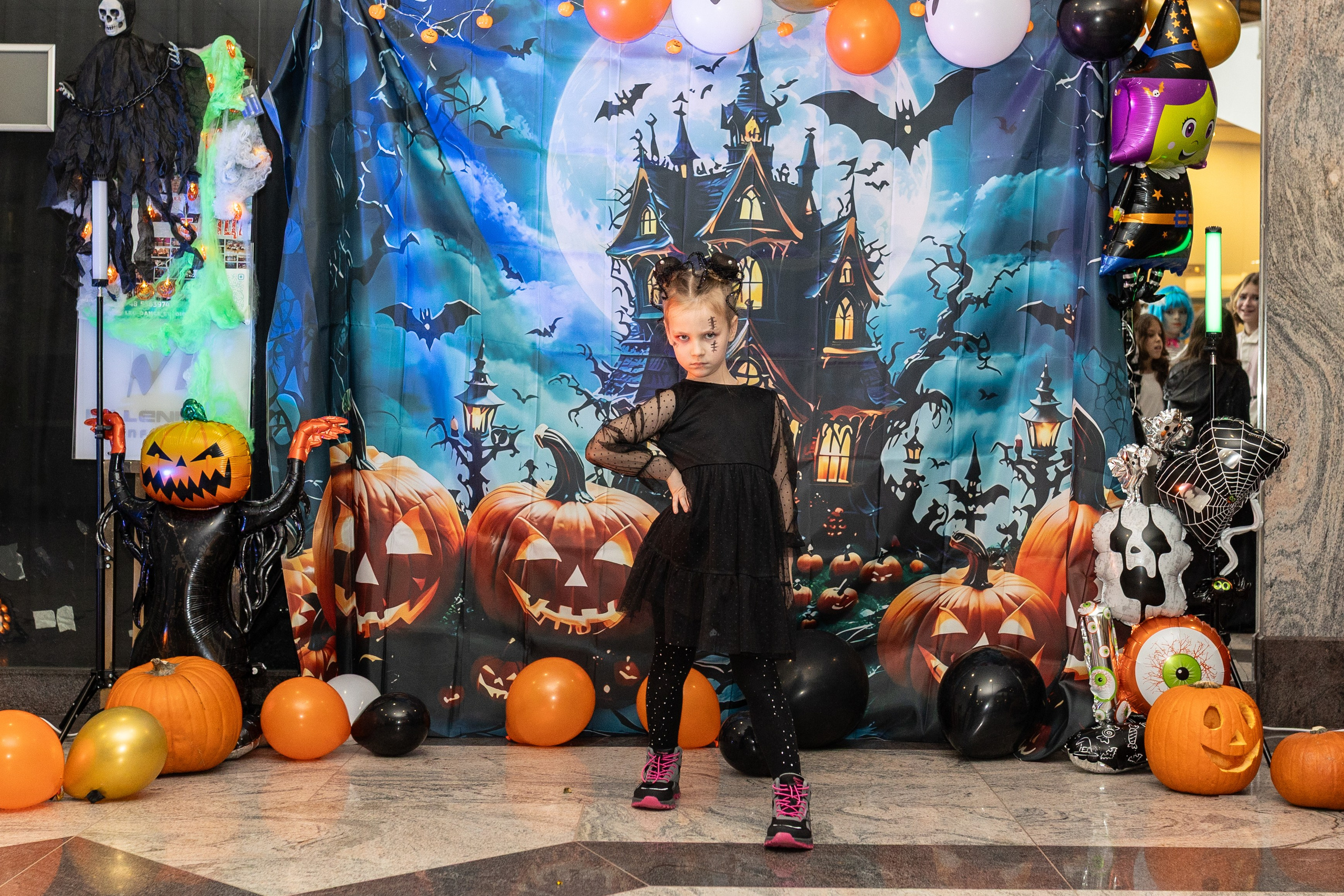 Leo dance studio Helloween 2025. Семейный и детский фотограф в Варшаве Мила Бобровская