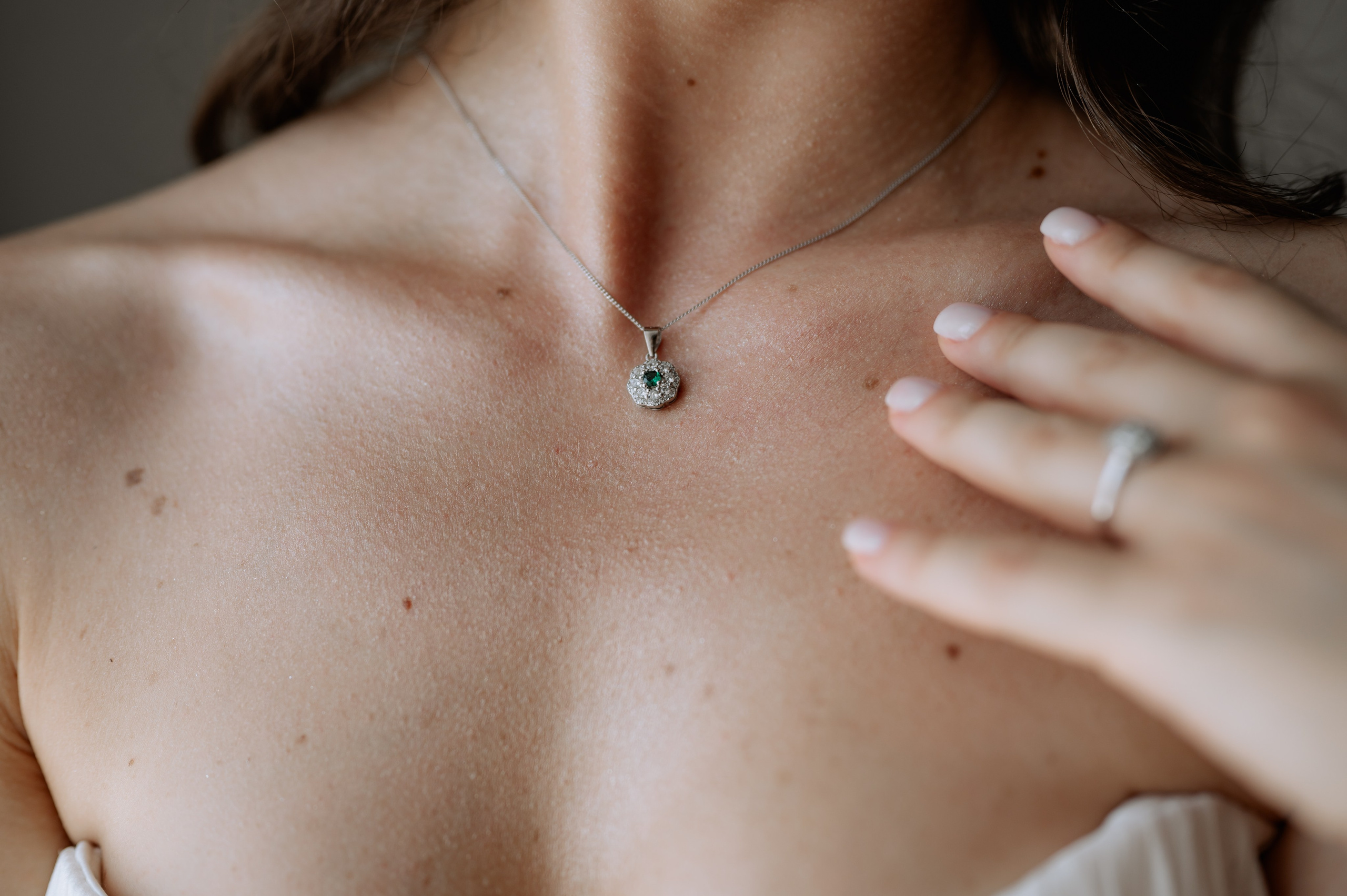 Cununie civila in aer liber , artificii de zi colorate , decor nunta , nunta la Hotel Traian. Proud Vision Weddings | Wedding Photography & Film — Servicii profesionale Foto Video Nunta Iasi