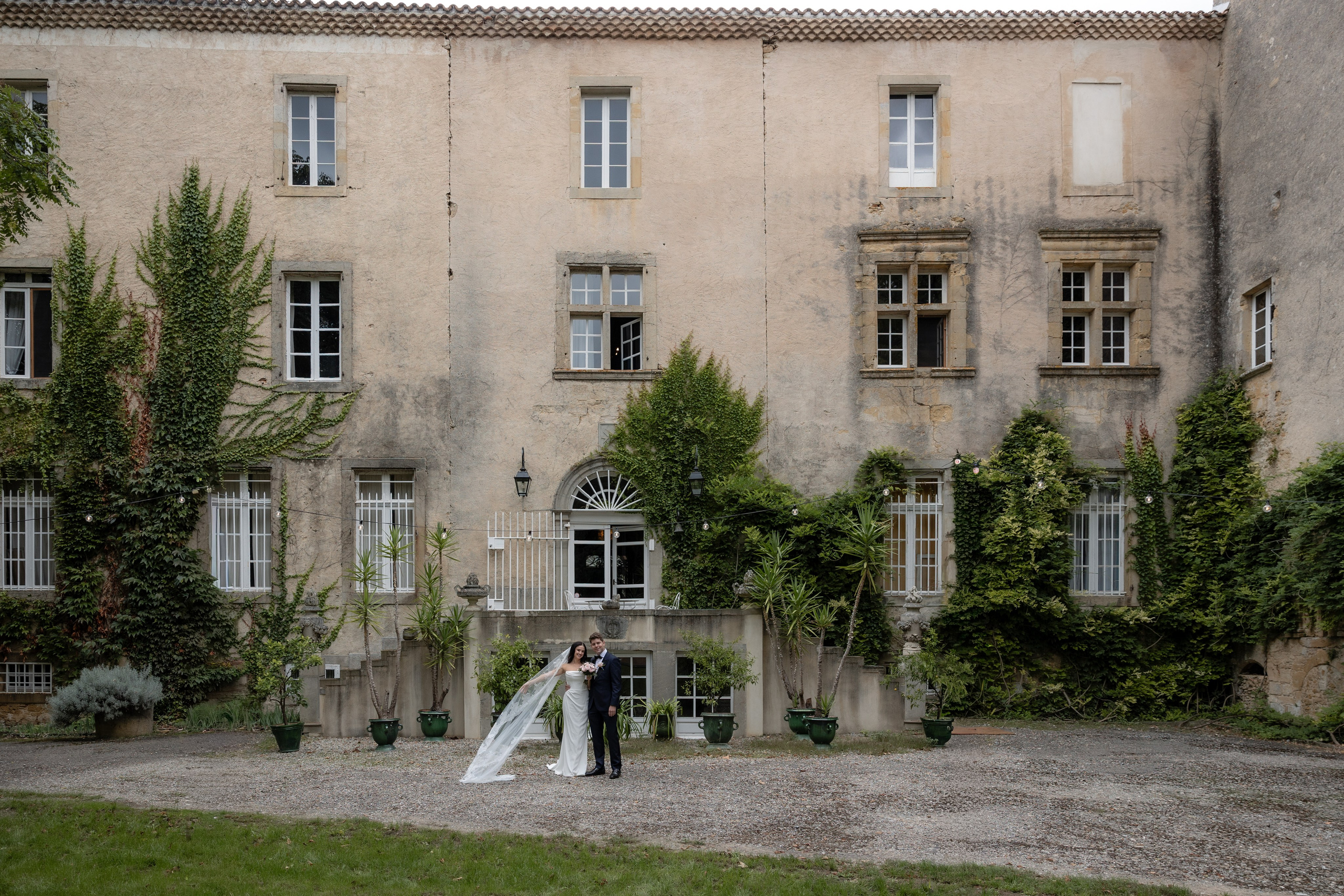 Liliana & Michel — an intimate musical wedding at Château La Commanderie, Plaigne. Евгения Смирнова — фотограф в Тулузе и юго-западной Франции