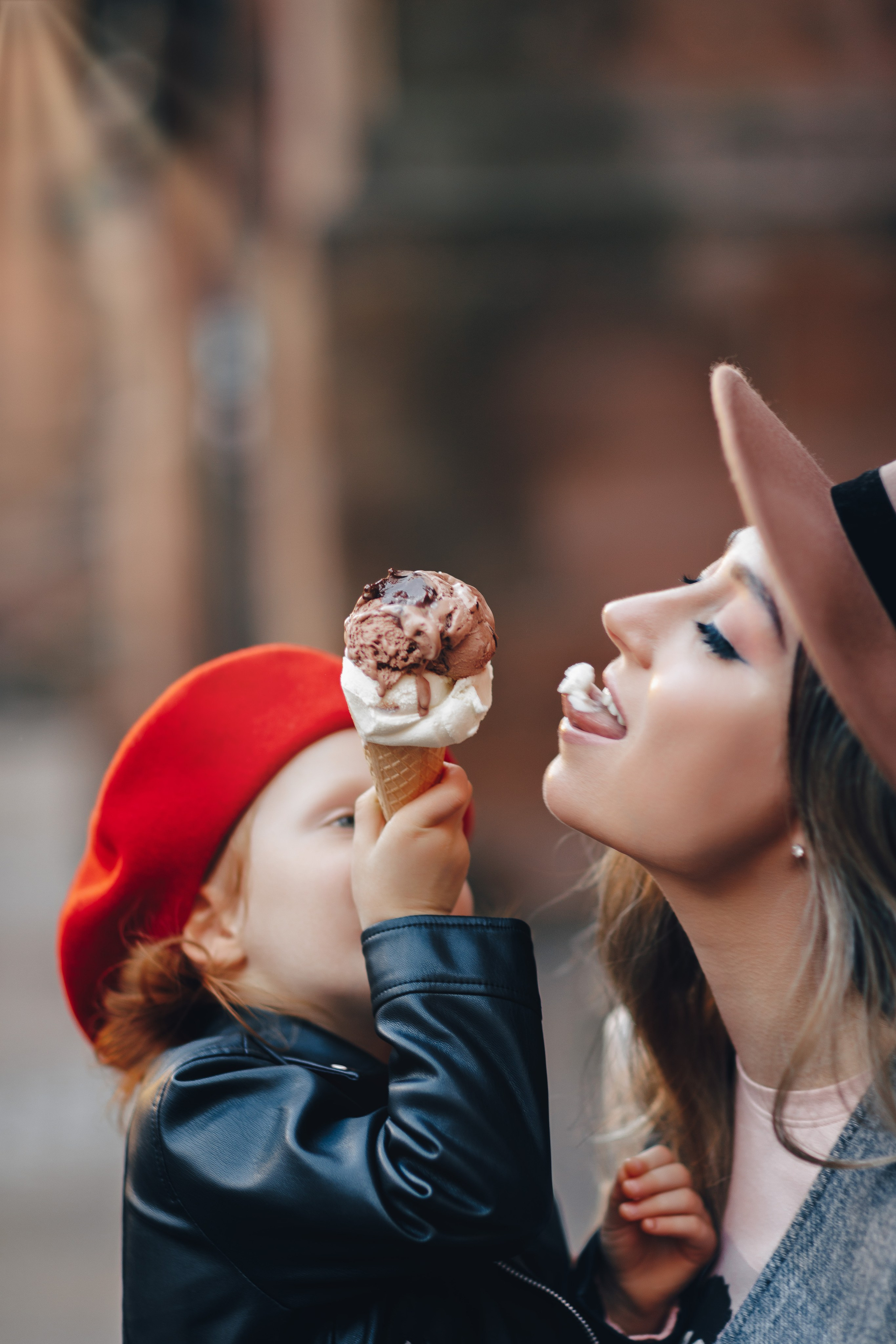 Familien Outdoor Shooting Mannheim – Familienfotografie in grüner Naturkulisse – LAV Fotostudio