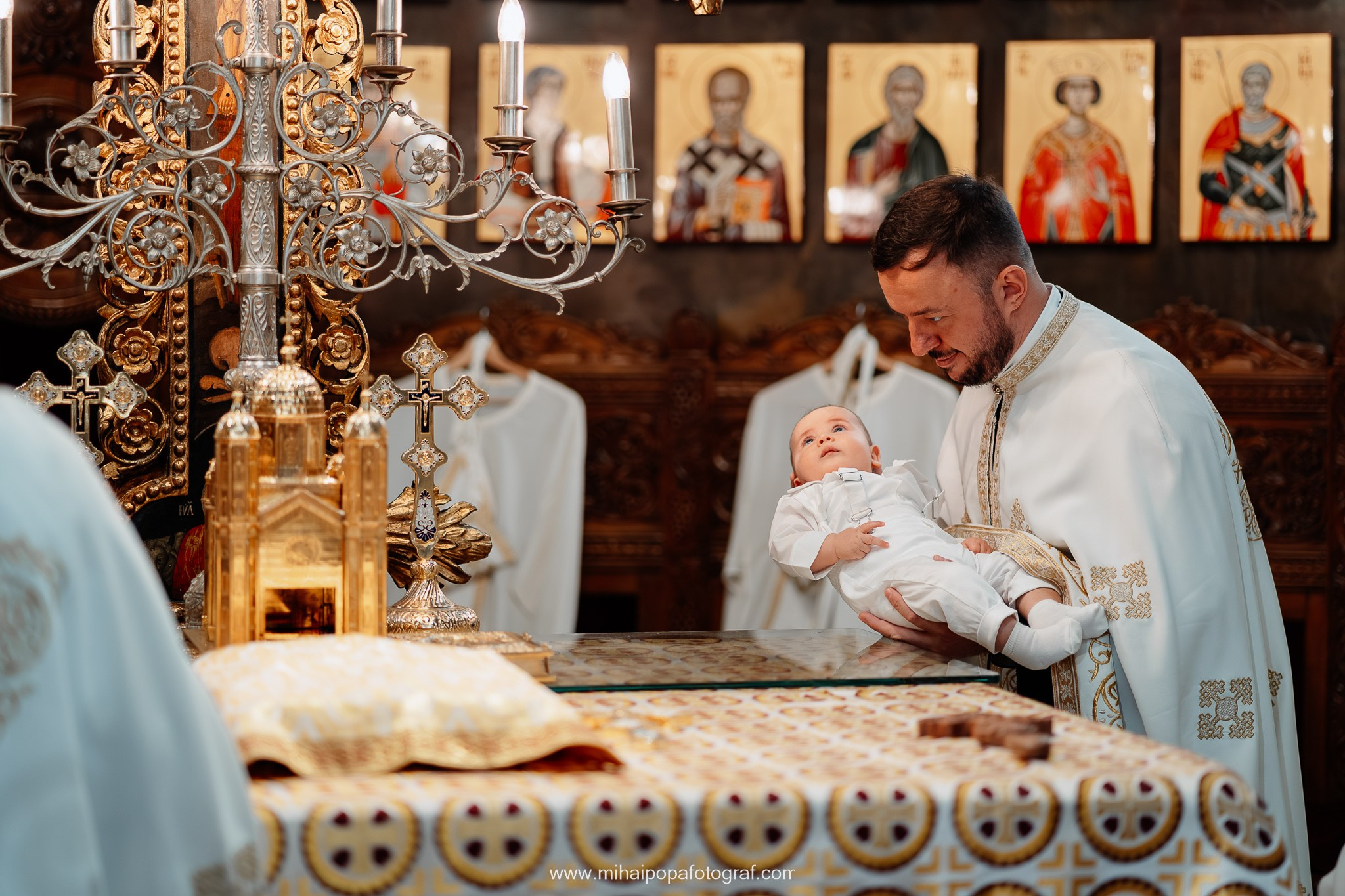 Fotograf de Botez în Bucuresti- Mihai Popa Fotograf. Fotograf Nuntă & Botez București - Mihai Popa | Dincolo de oameni, imortalizez emoții!