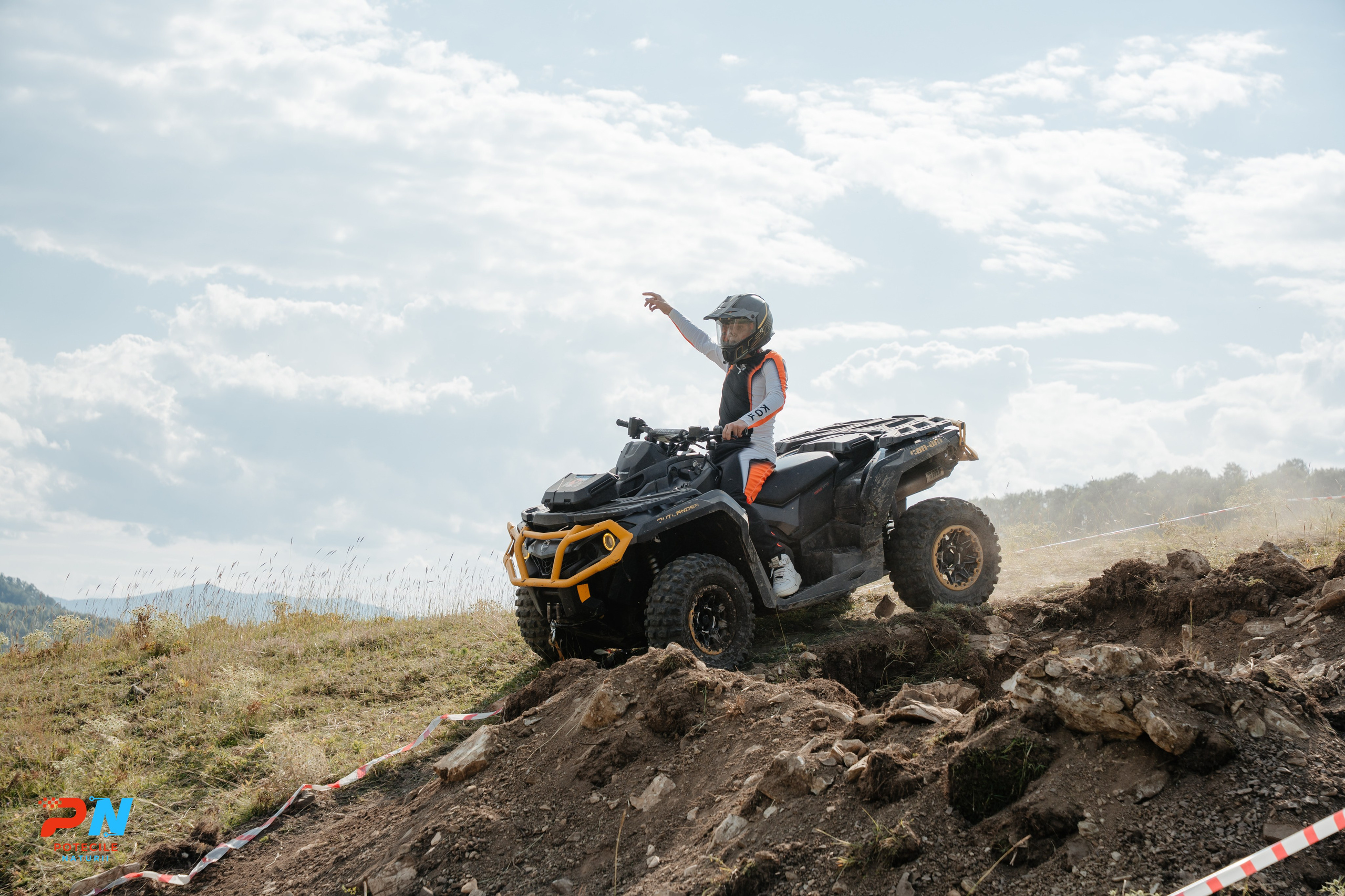 Potecile Naturii 2025. Raw Studio. Fotograful tau de nunta!
