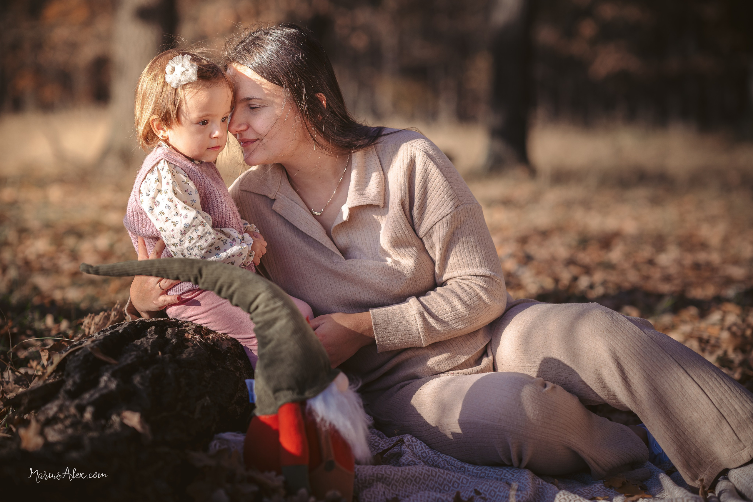 Sofia - Soare si frunze🍁🍁🍁. Marius Alex fotograf de eveniment si portret din Suceava