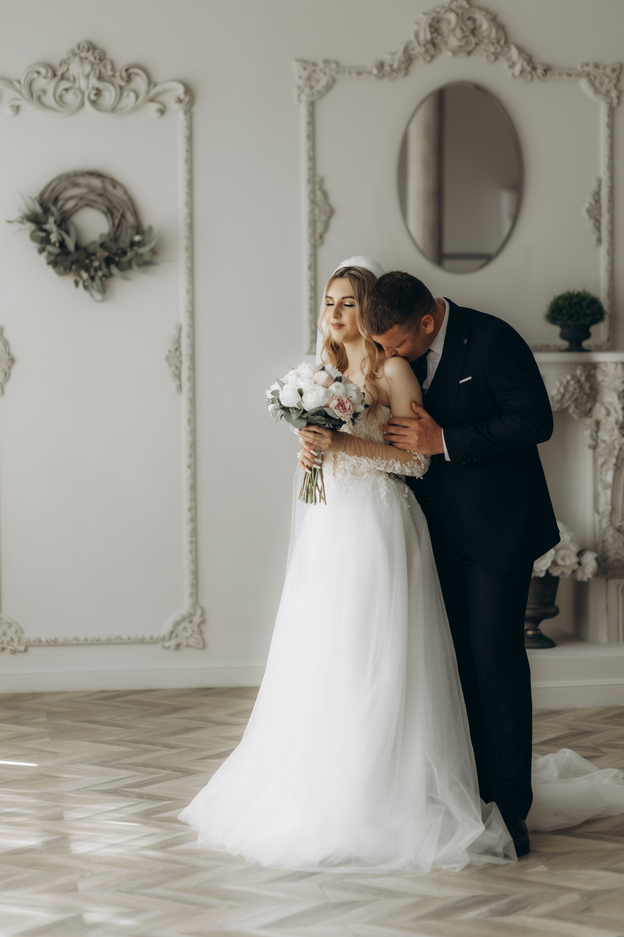 Nikolly & Constantin. Home