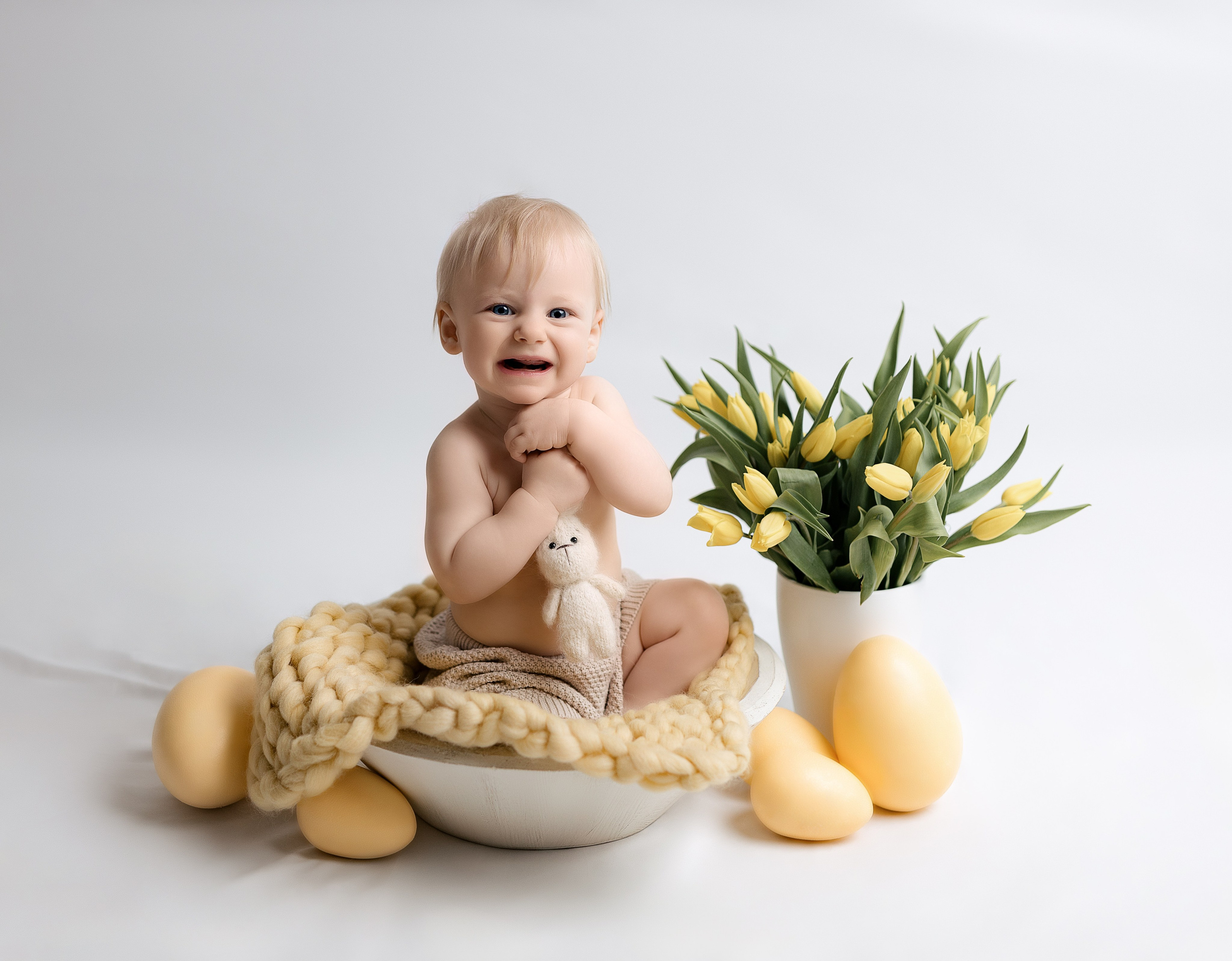 Newborn, kids, family photographer based near Zurich, Switzerland
