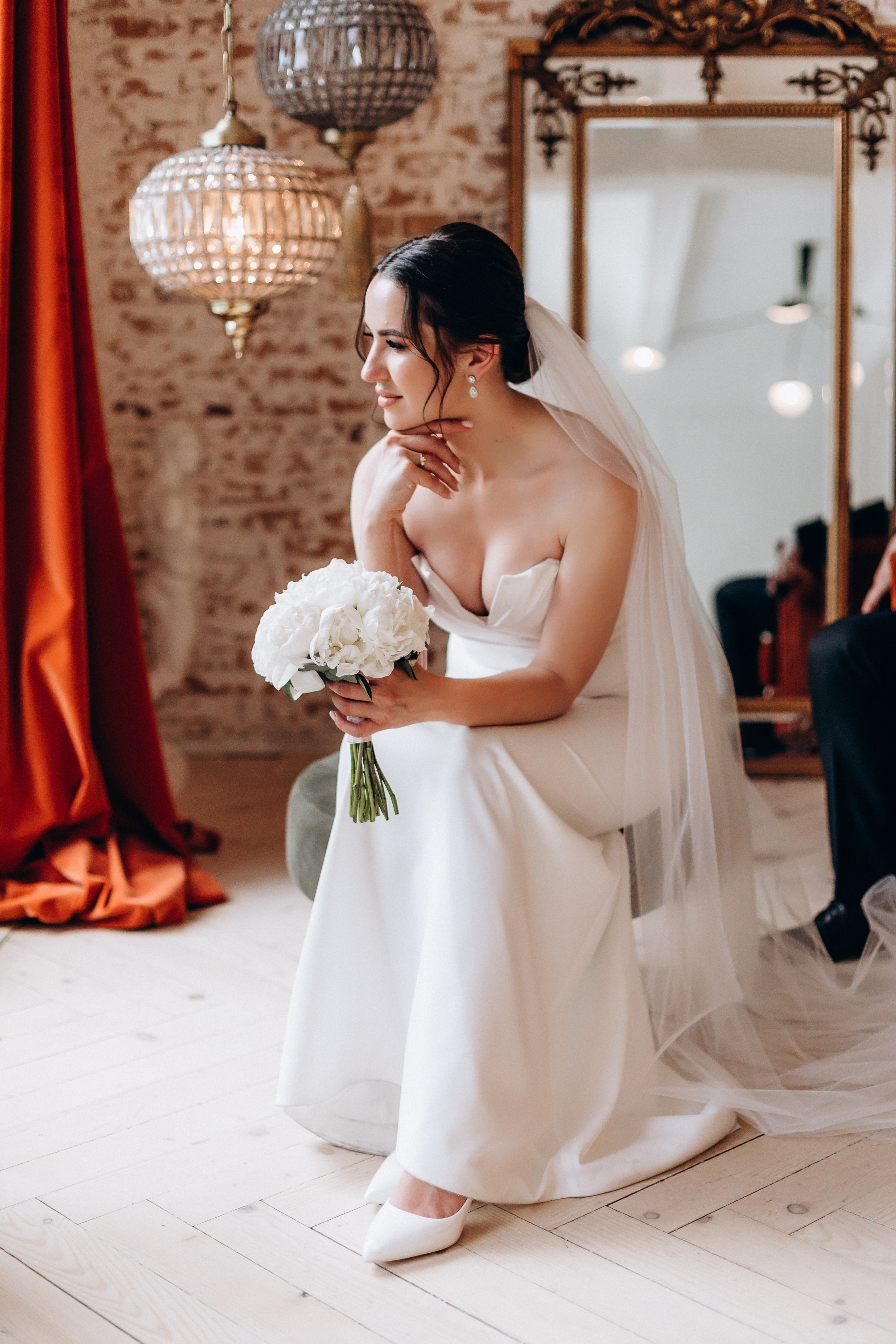 White Wedding. Wedding and Family Photograph