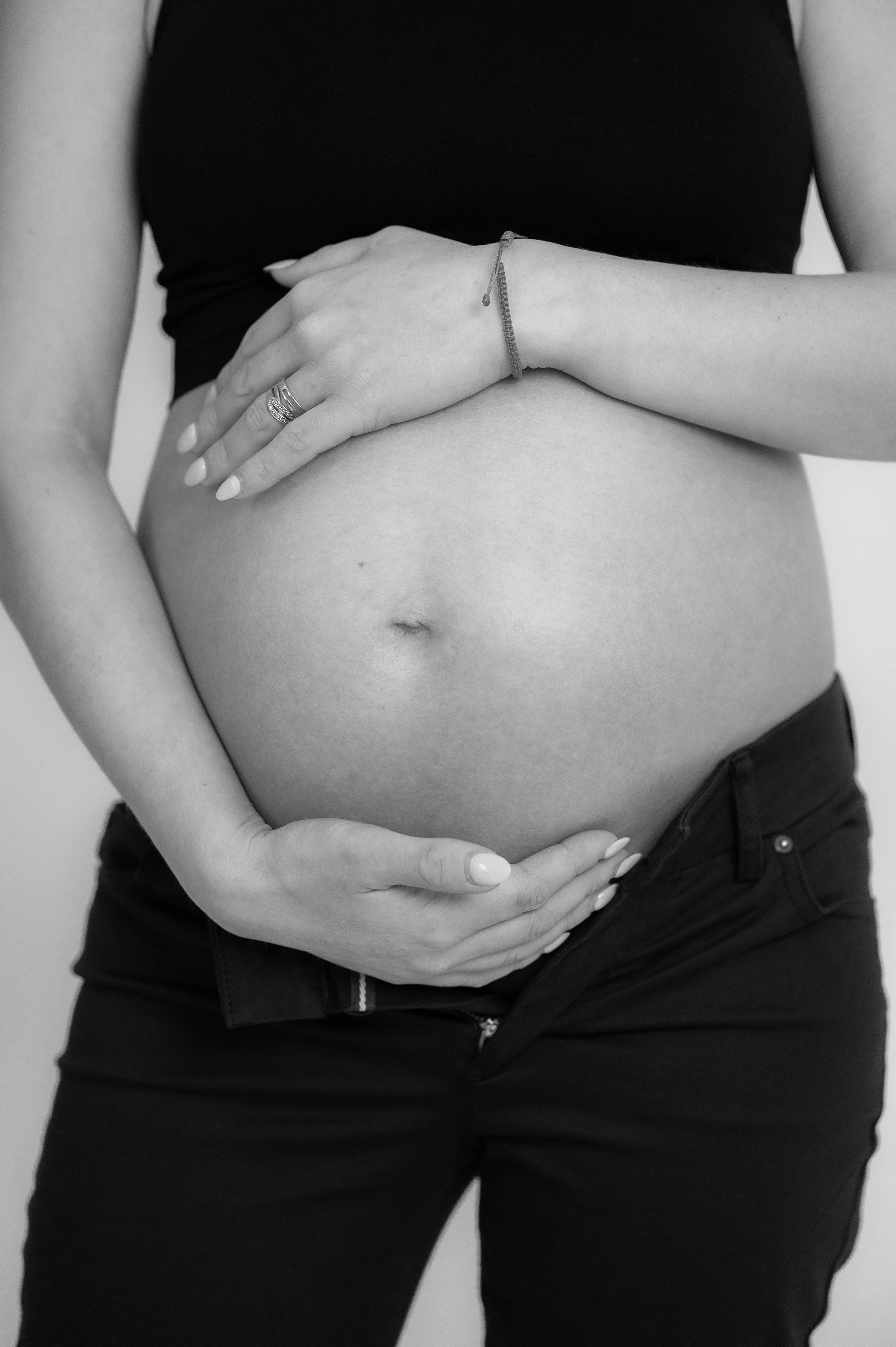 Babybauch. Liudmila Kniss