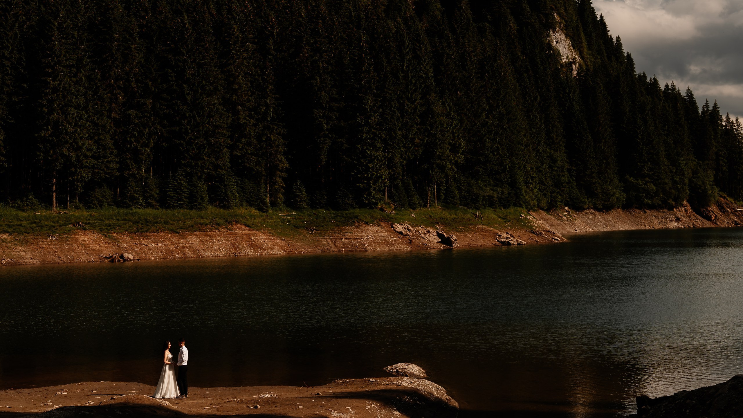 Trash the Dress la Lacul Bolboci  | Mihai Popa Fotograf. Fotograf Nuntă & Botez București - Mihai Popa | Dincolo de oameni, imortalizez emoții!