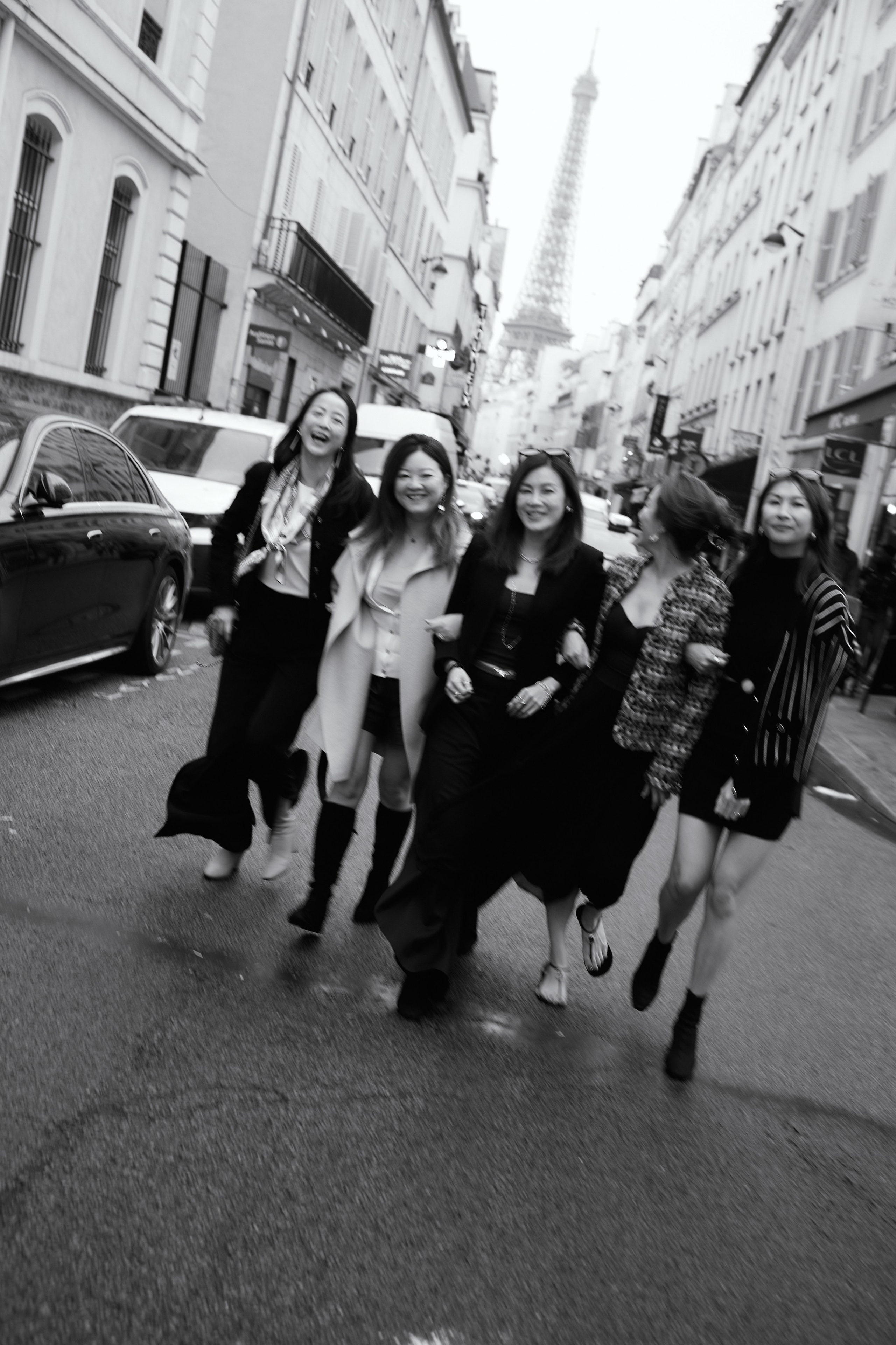 Friends. Photographer in Paris