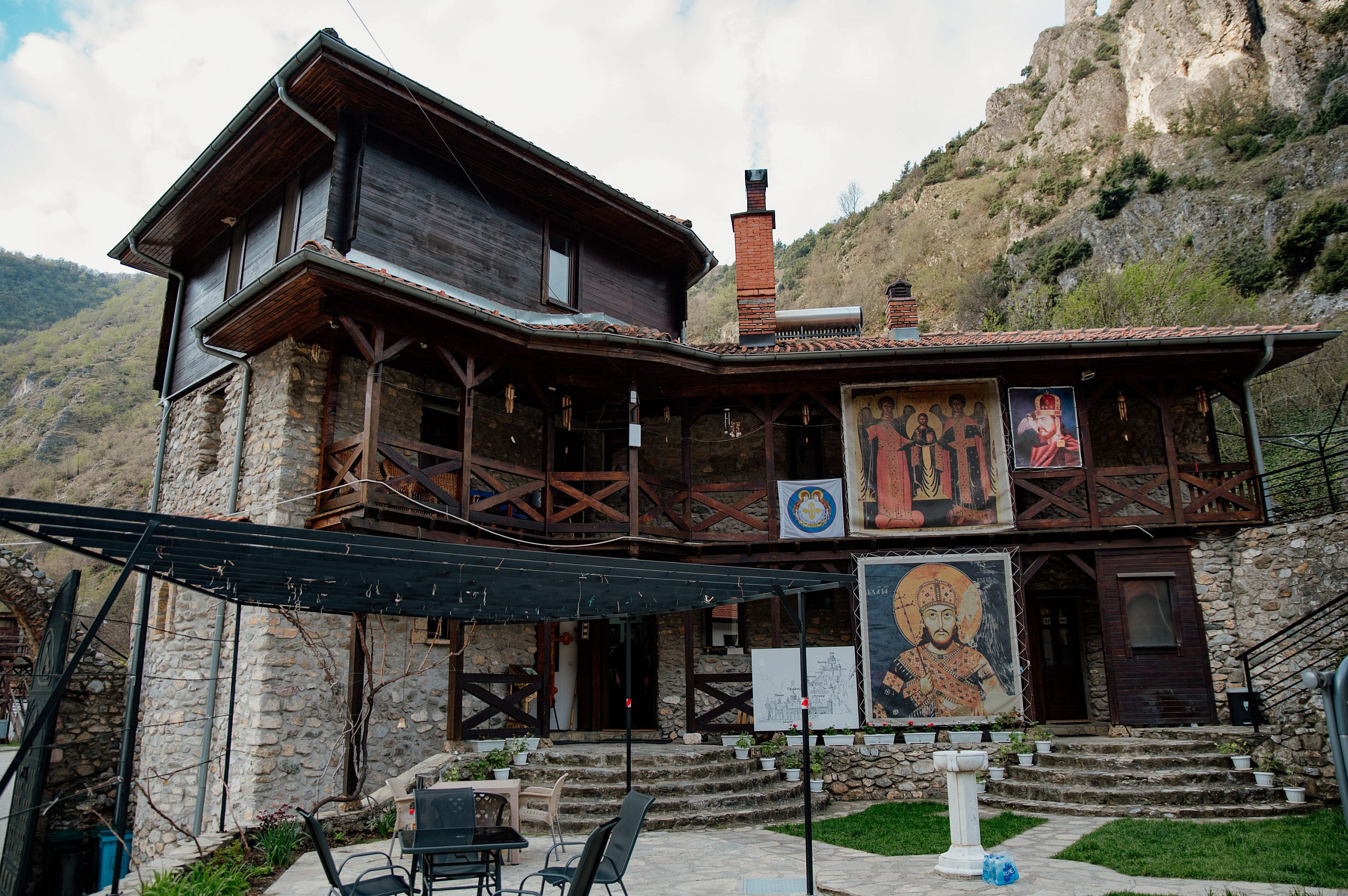 Kosovo i Metohija. Bojana Žuža fotograf u Beogradu 📷 Belgrade photographer