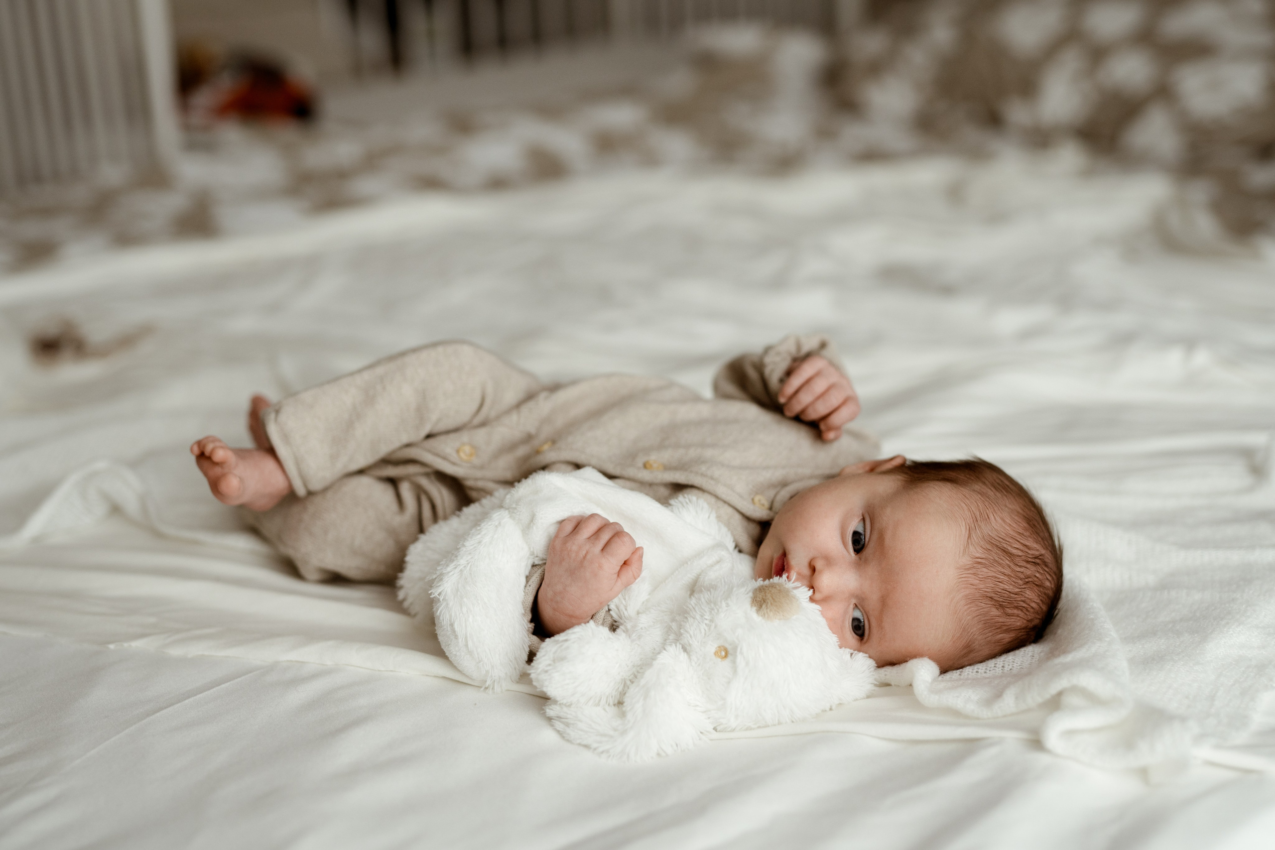 Sesja noworodkowa w domu. Fotograf Łódź - sesja ciążowa, noworodkowa, dziecięca. Studio w Łodzi