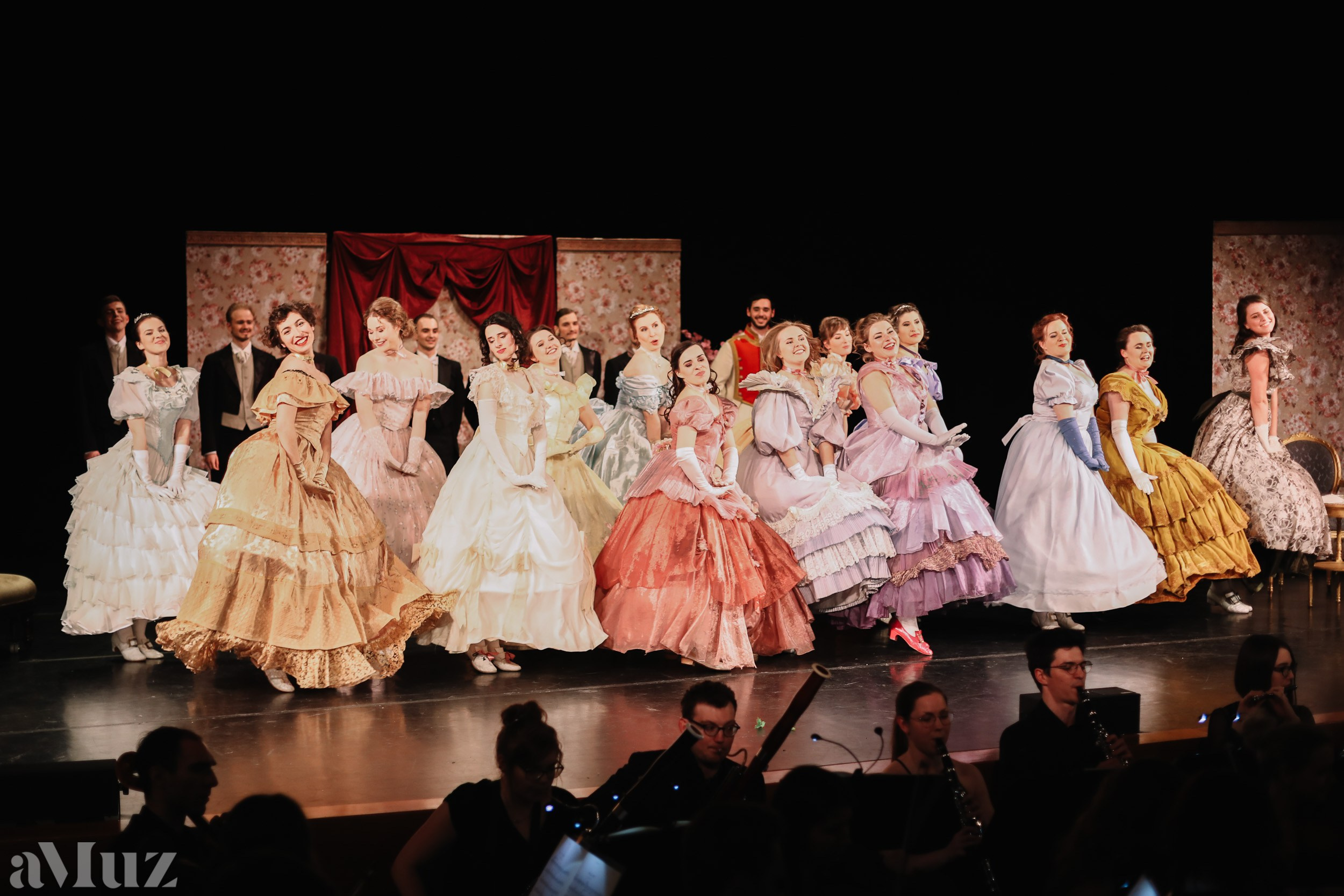 Opera Łąkowa. Fotograf Ślubny Warszawa - Sesje Biznesowe Rodzinne Eventy