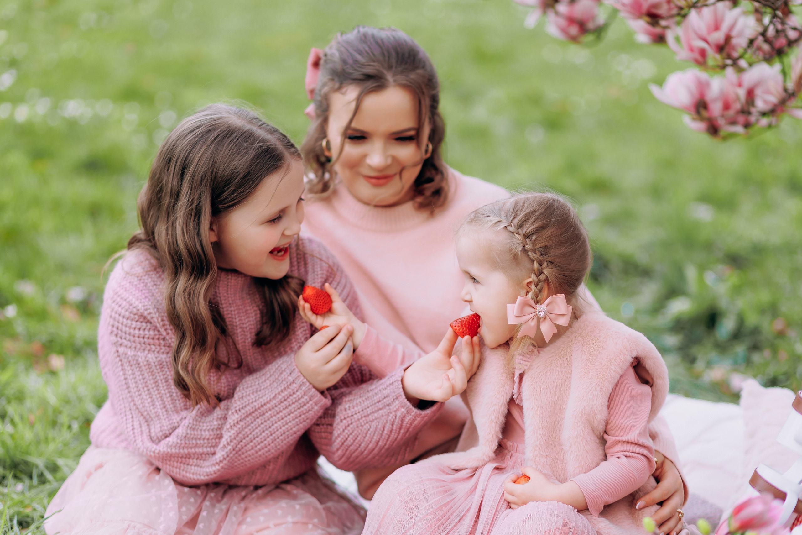 Tatiana, Alisa, Daria. Wedding and Family Photograph