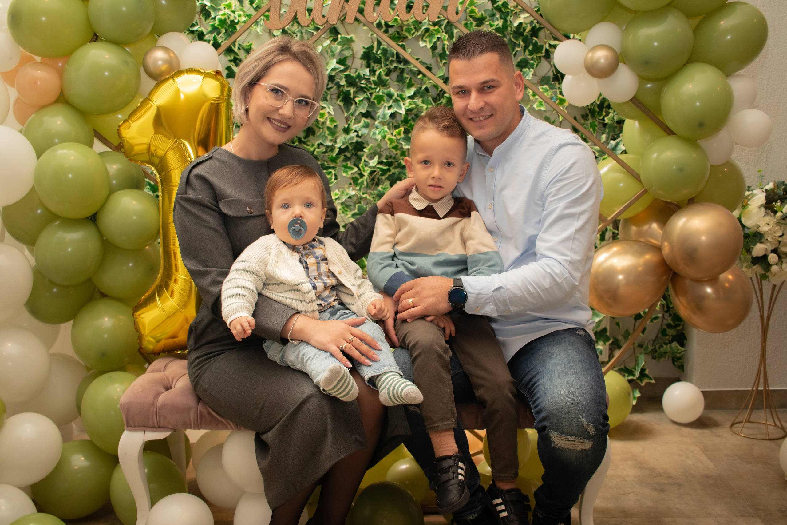 Damian- un an. Fotograf si videograf — evenimente si studio