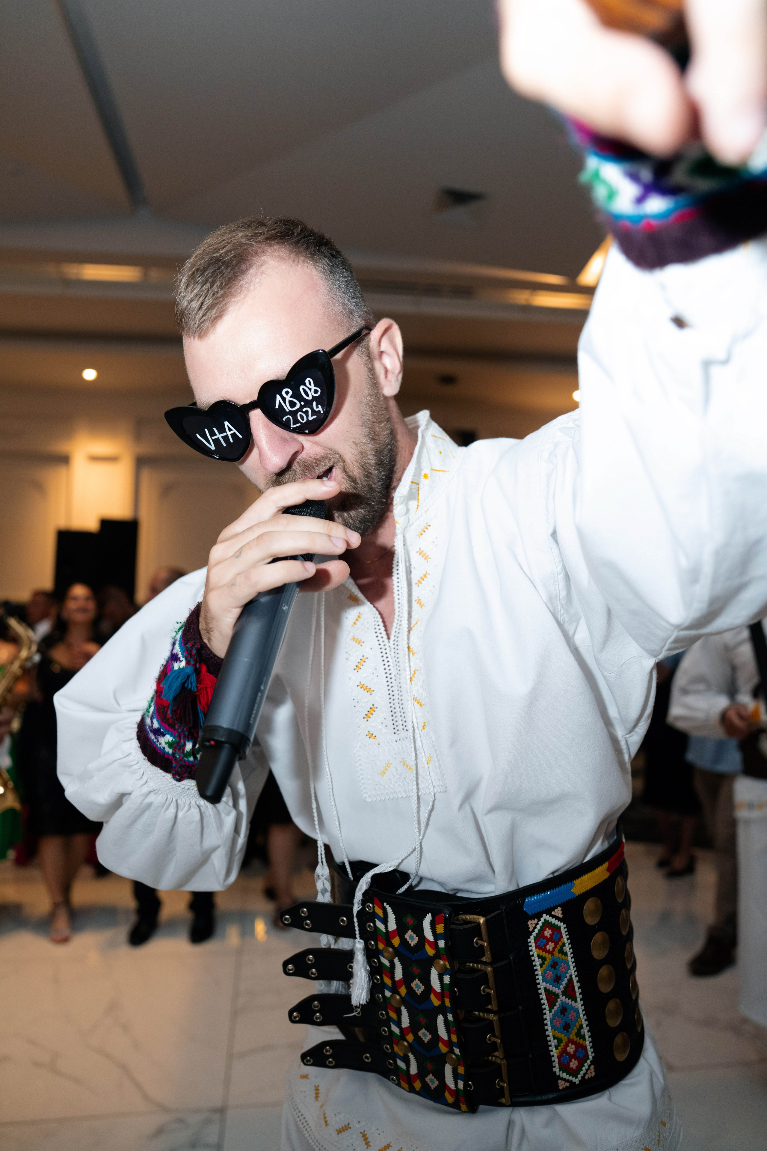 Romance Across Borders: Romania to Lake Como. Ioana Timis