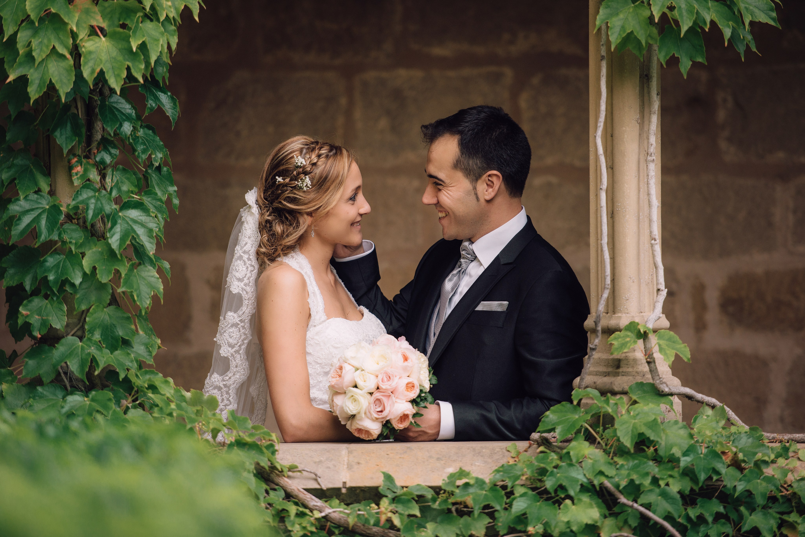 Una boda de cuento de hadas en Olite. Fotógrafo profesional Bilbao