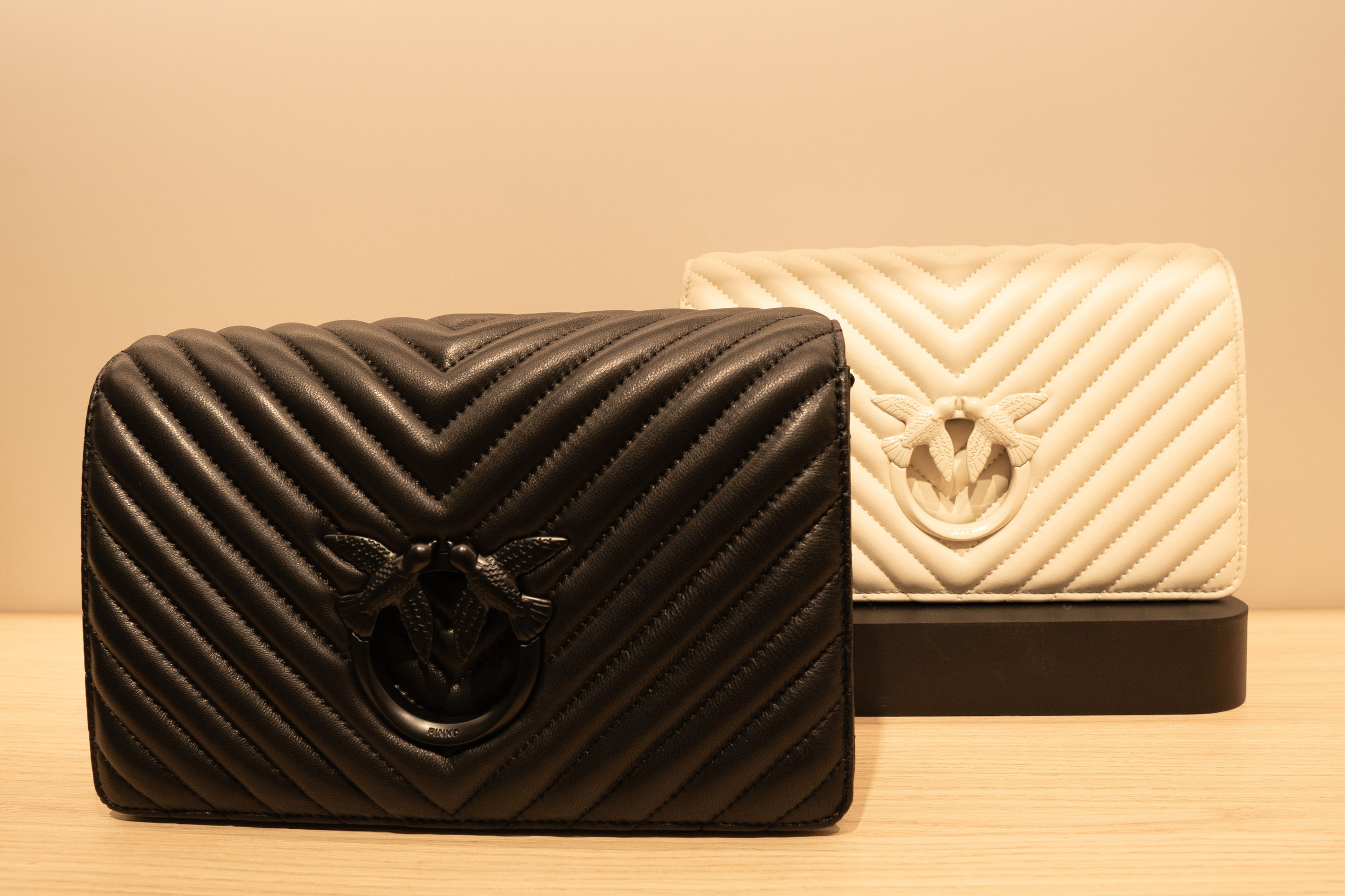 Magasin de vêtements JOANE. Petit trésor photos de famille, grossesse et nouveau-né à Roanne