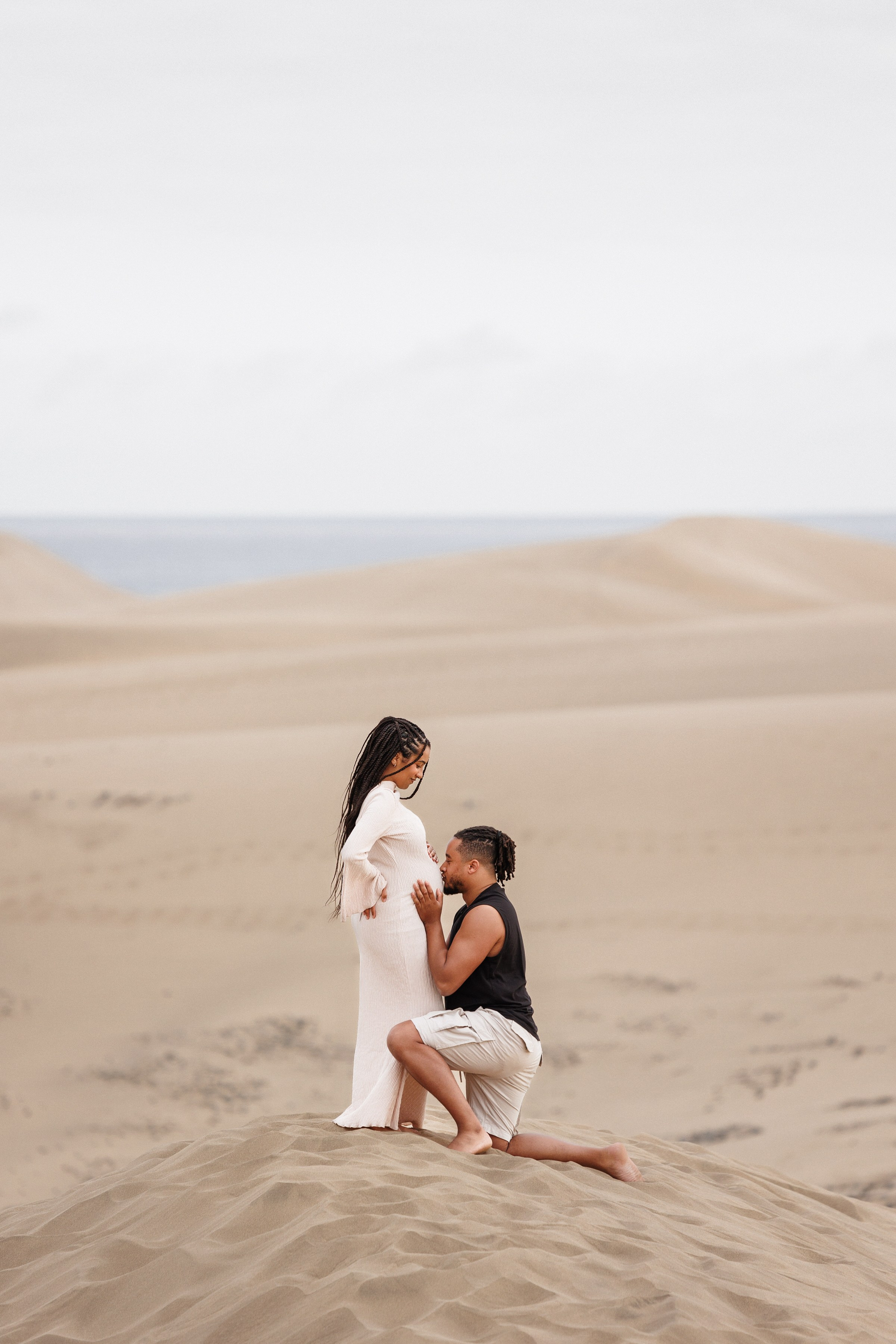 Maternity photographer Babymoon Desert maspalomas Gran Canaria