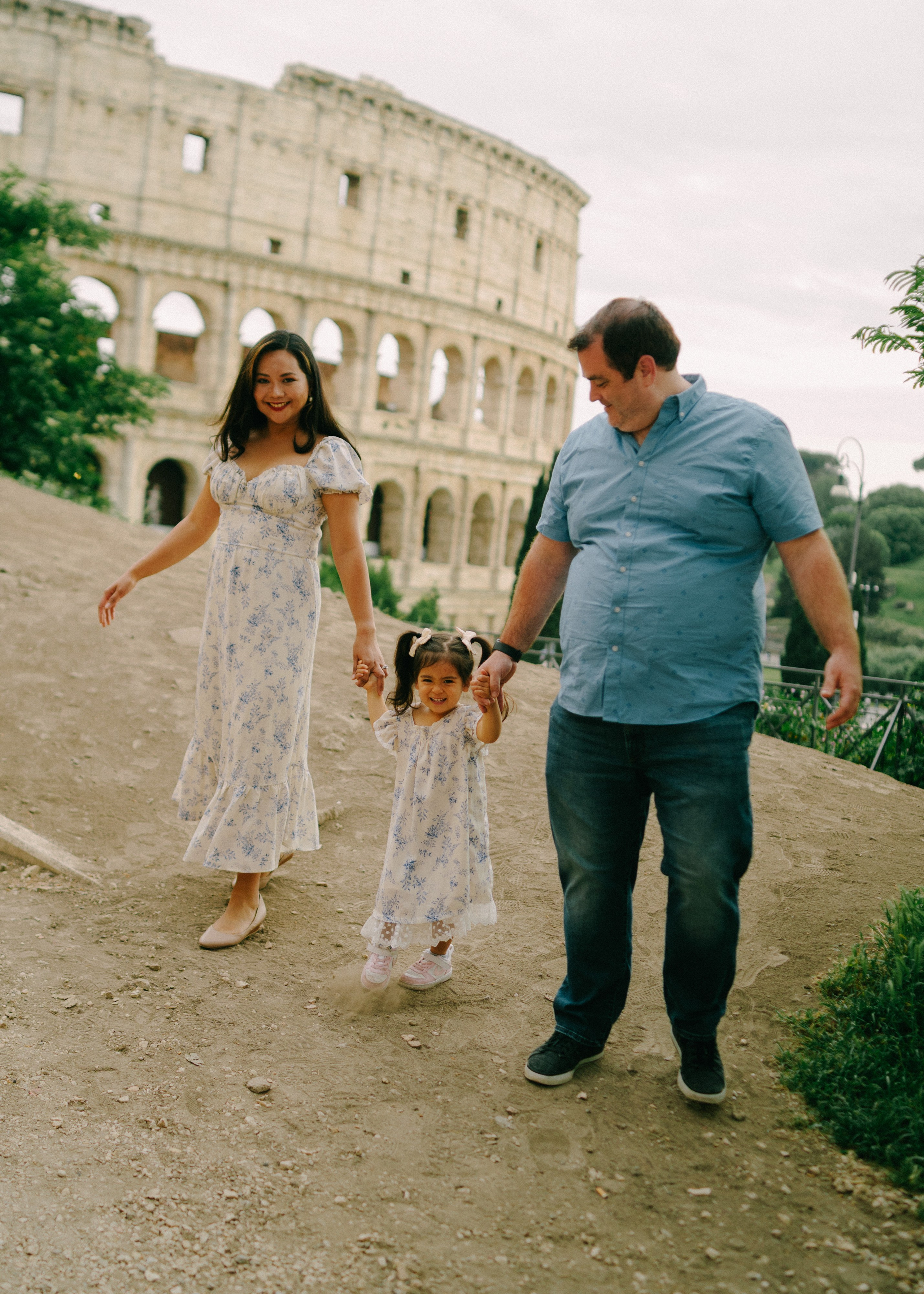 Colosseum Family shoot. Photographer in Rome and Italy. Stas Varych