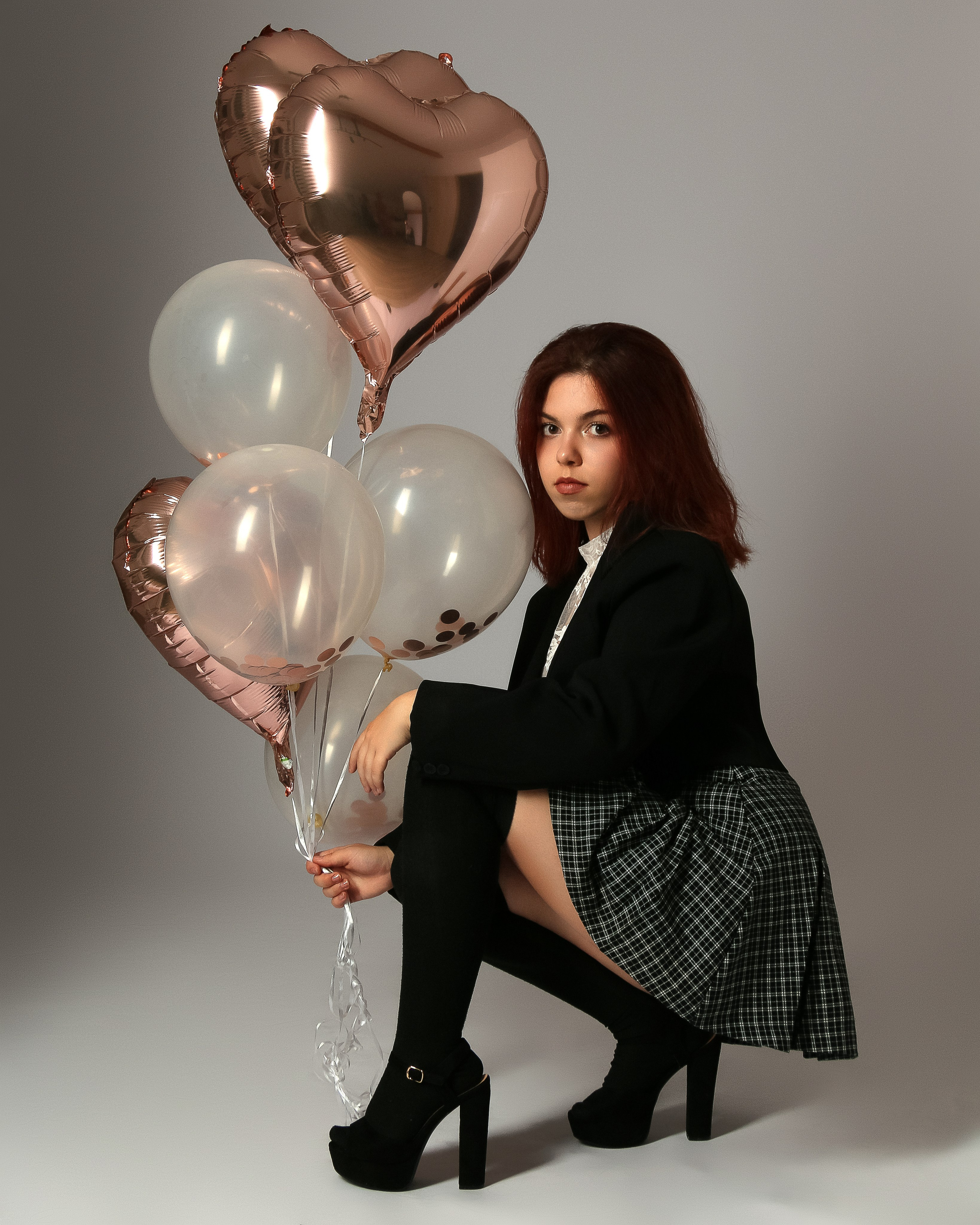 Portrait einer Frau in Kostüm und Rock – zeitgemäß und ästhetisch