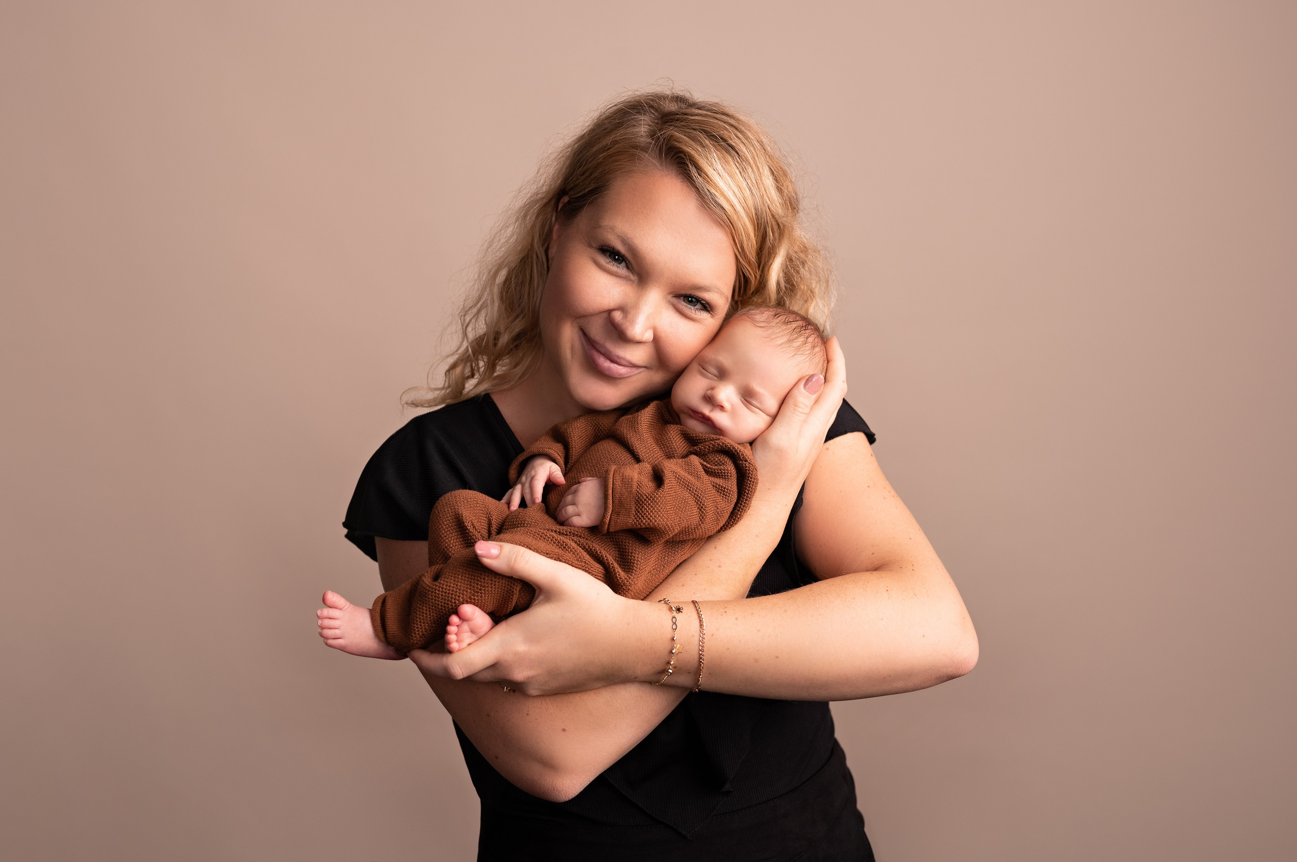 Newborn. Kinder- & Familienfotograf in Gaildorf und Umgebung Valentina Vogel