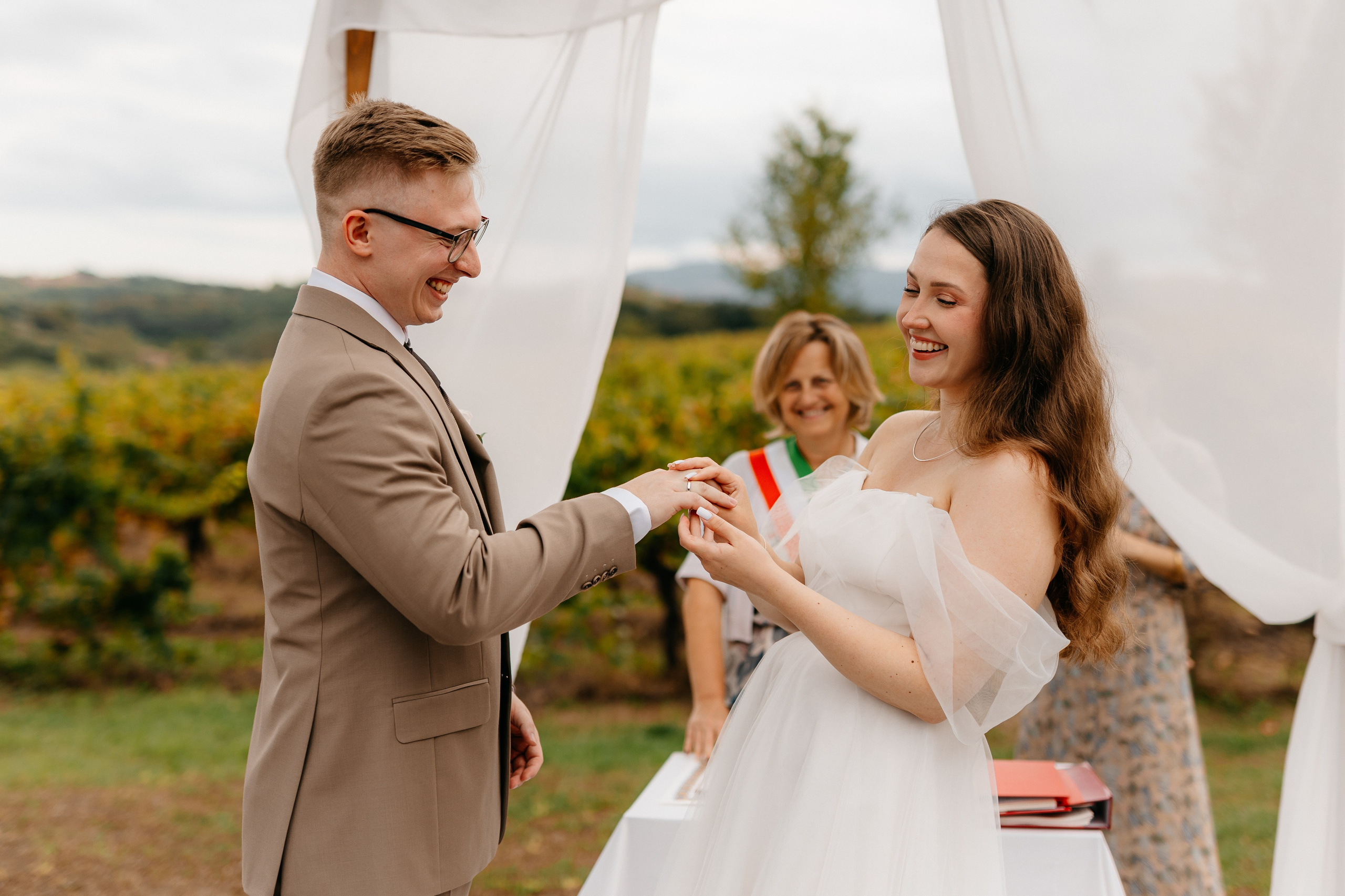 Pełna emocji fotografia ślubna – Natalia Malinowska Fotografia | Natalia Malinowska Wedding Stories | Augustów Warszawa. Natalia Malinowska Fotografia | Fotograf ślubny i rodzinny Augustów Warszawa