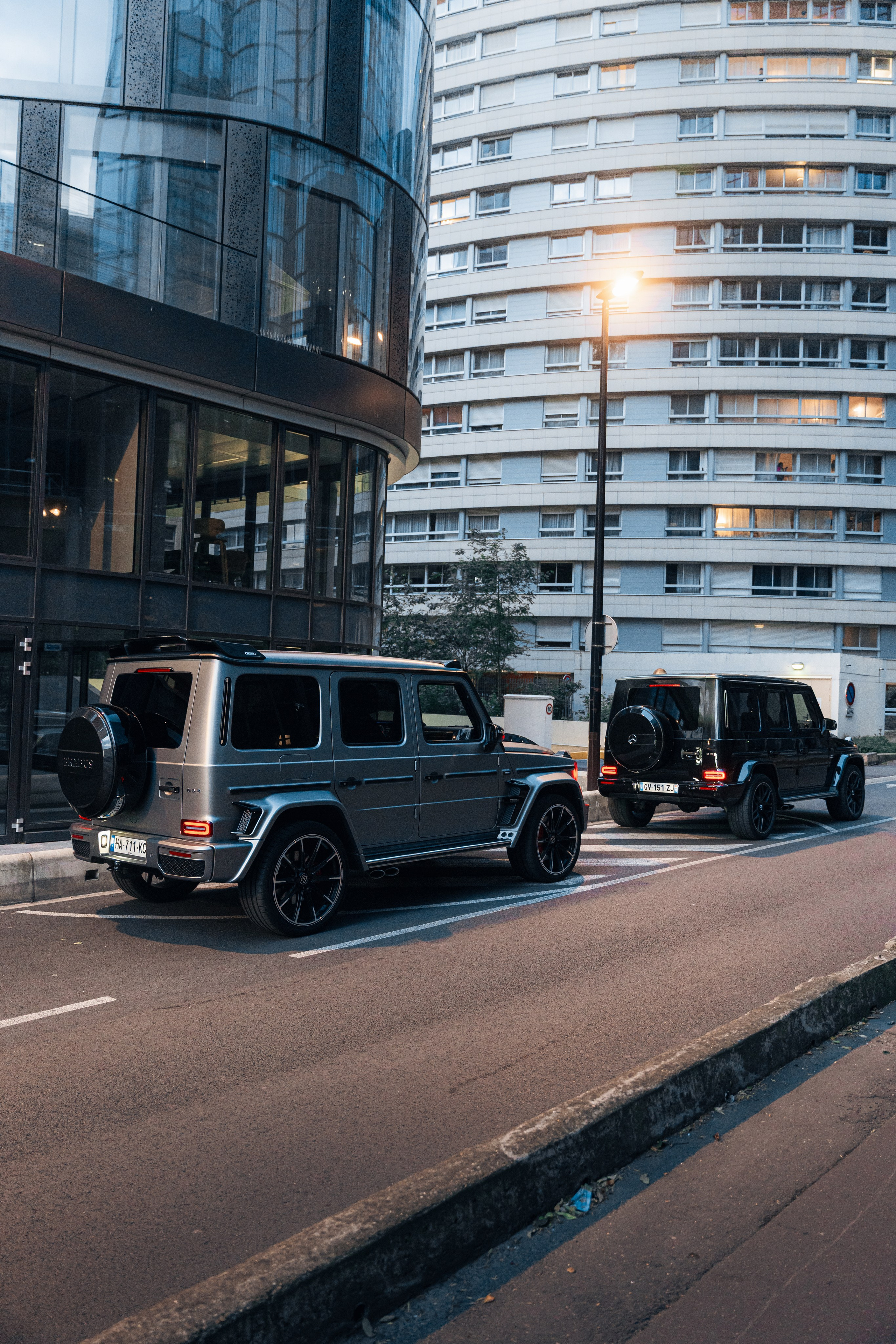 Mercedes G63 La Defense. Photographer in Paris — Vitalii Motruk